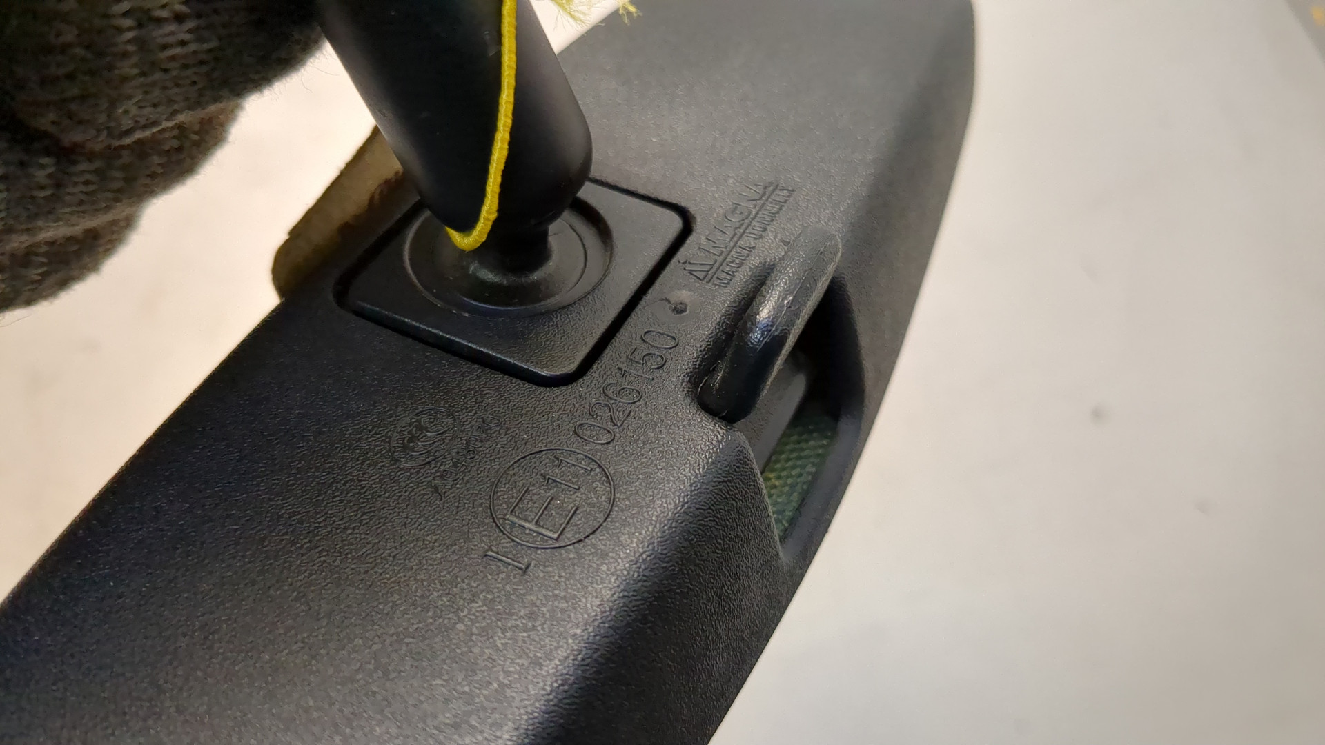 Зеркало заднего вида