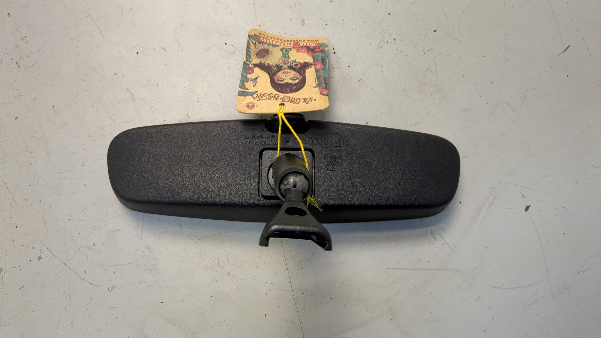 Зеркало заднего вида