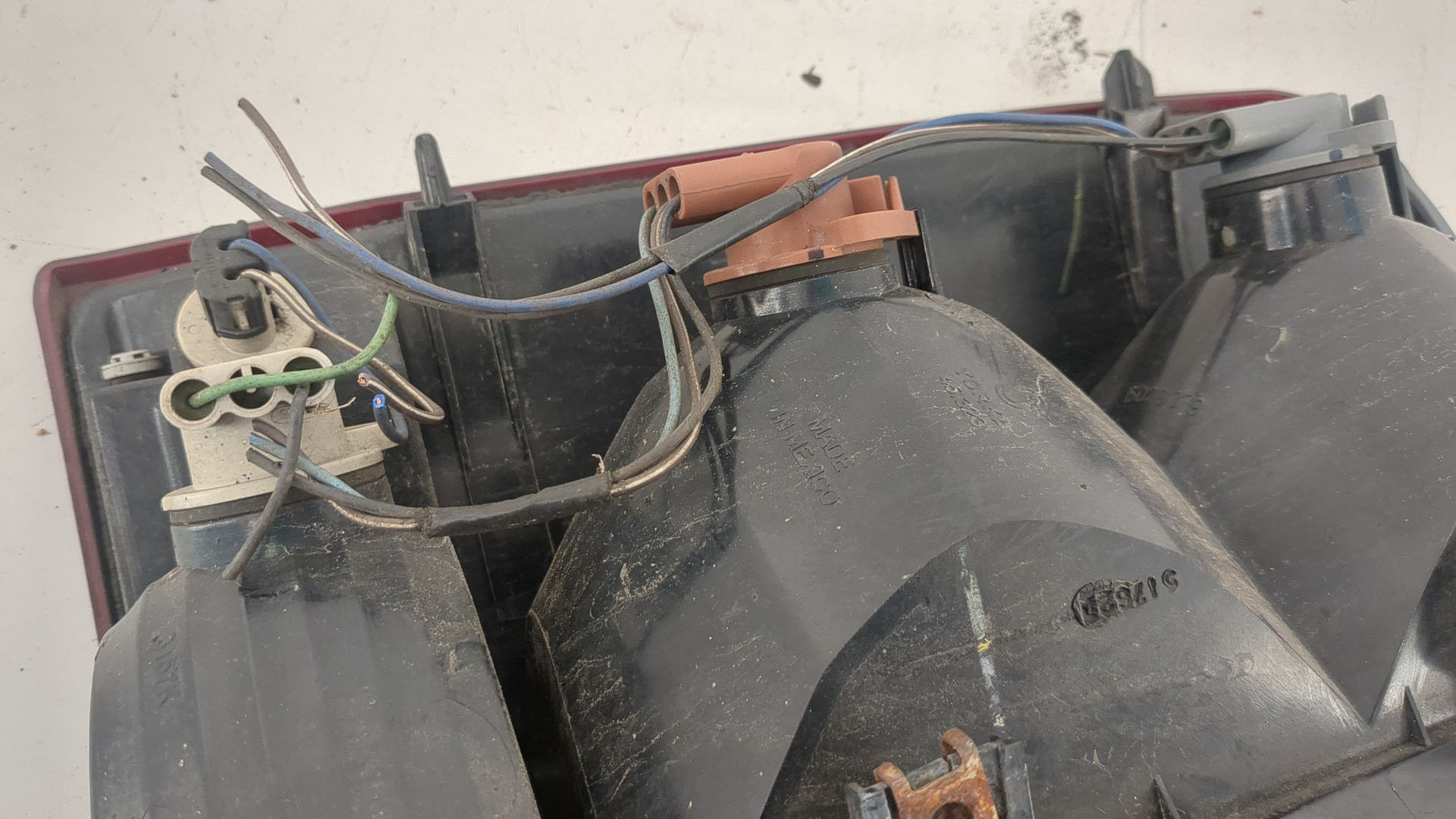 Фонарь задний правый