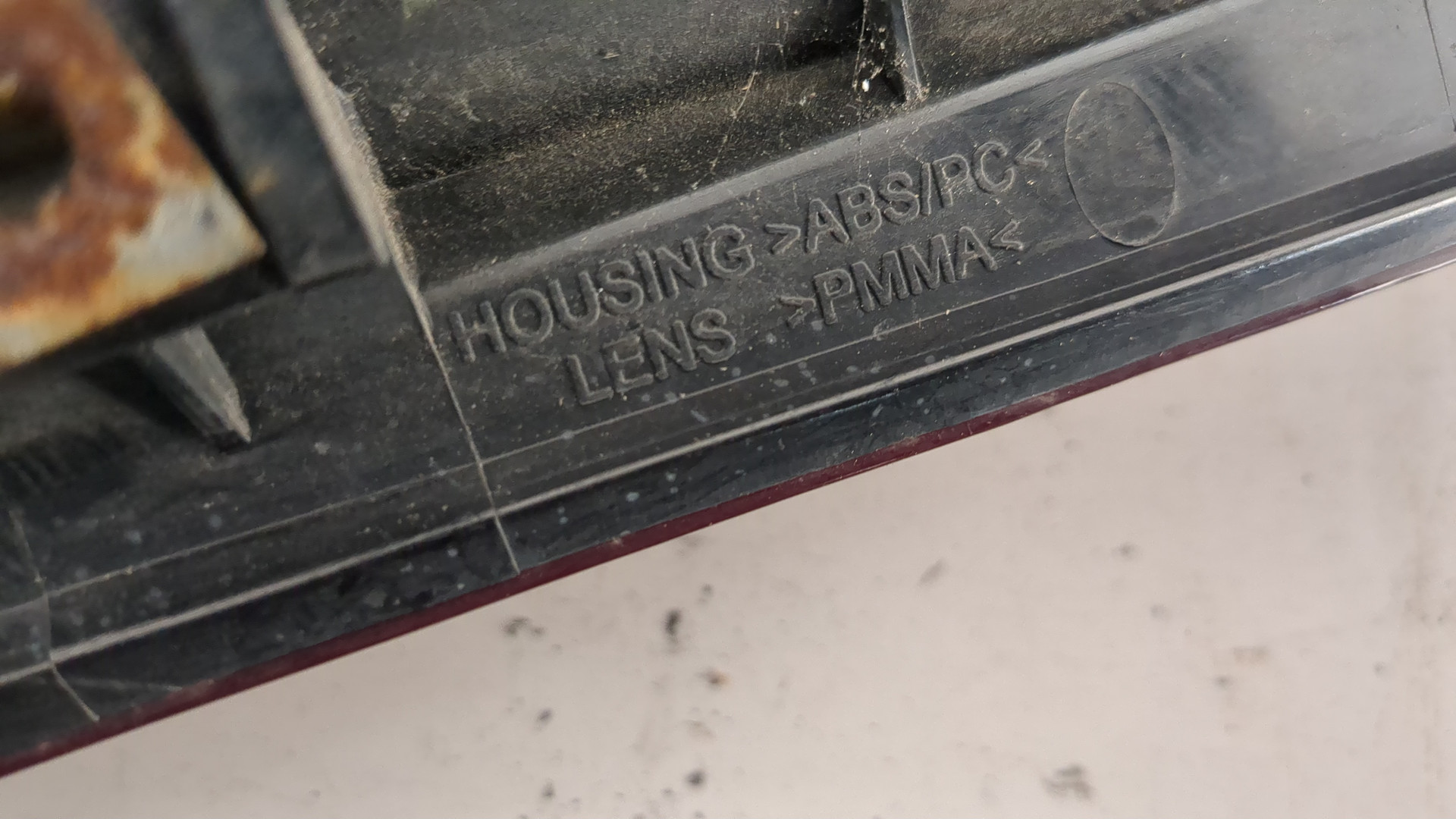 Фонарь задний правый