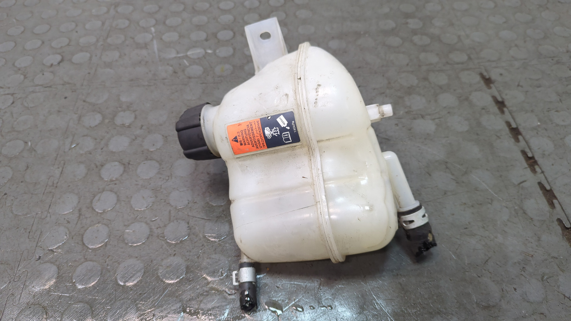 Бачок расширительный