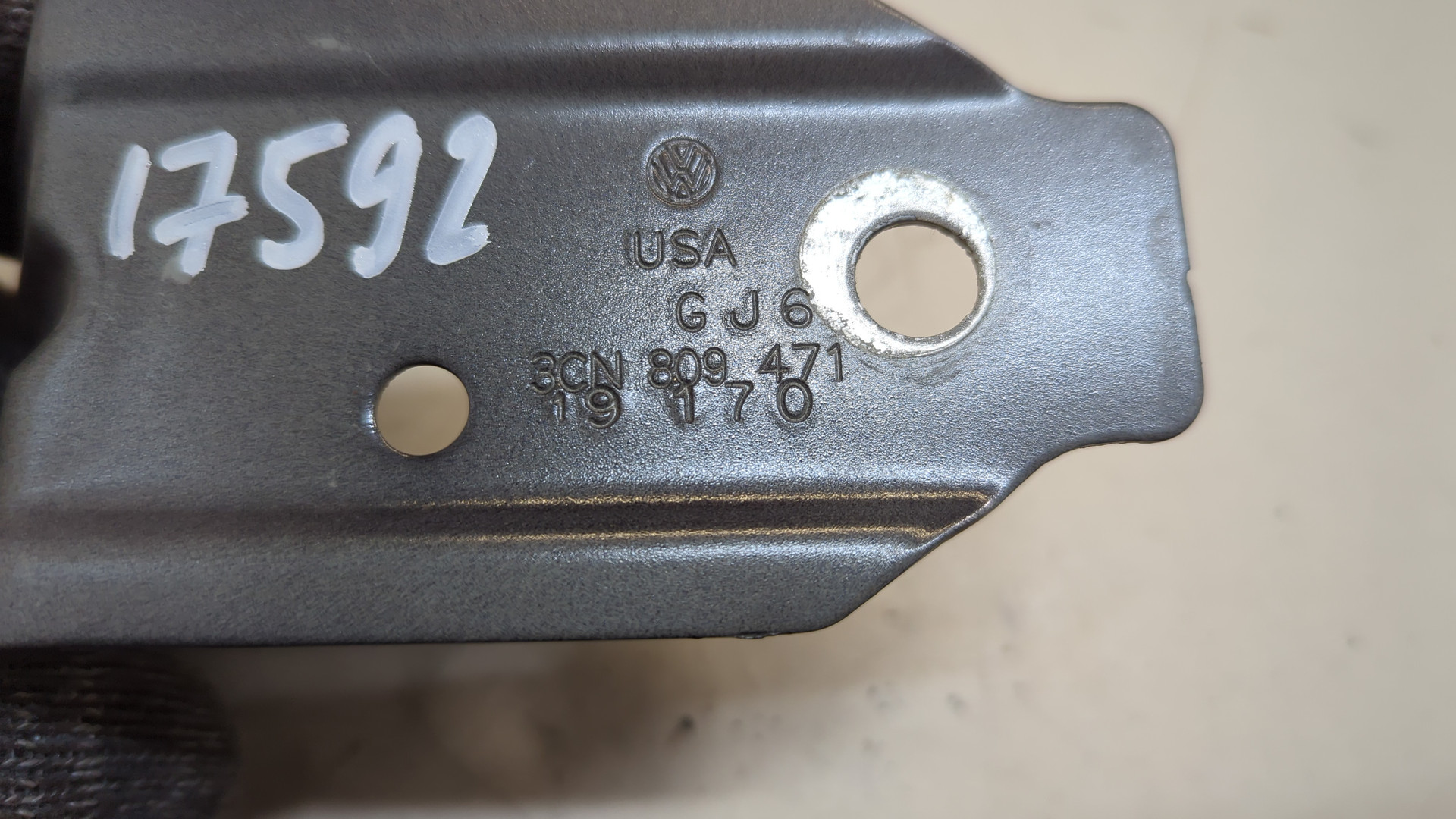 Кронштейн крепления крыла