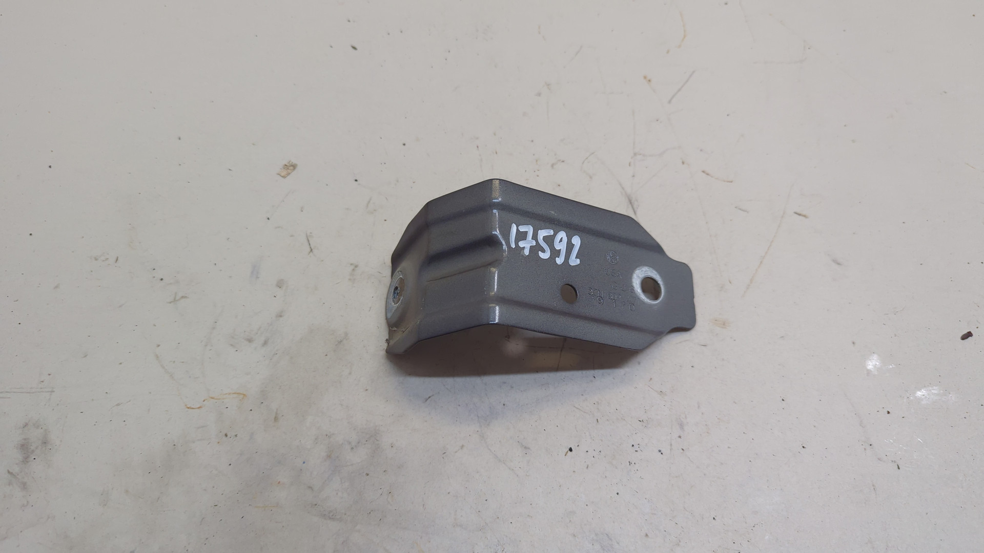 Кронштейн крепления крыла