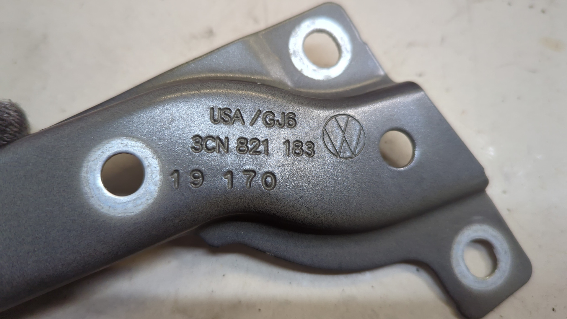 Кронштейн крепления крыла