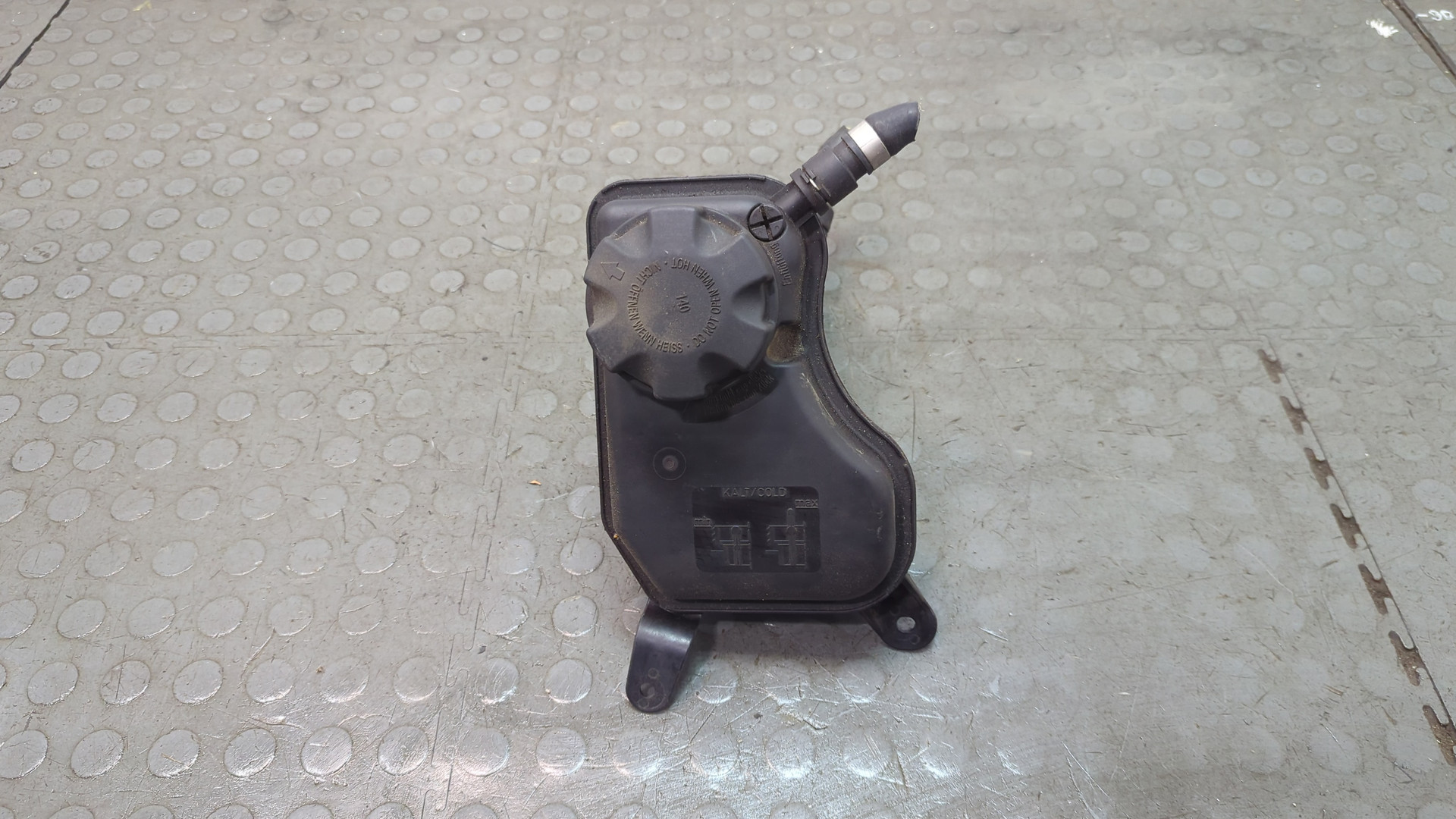 Бачок расширительный