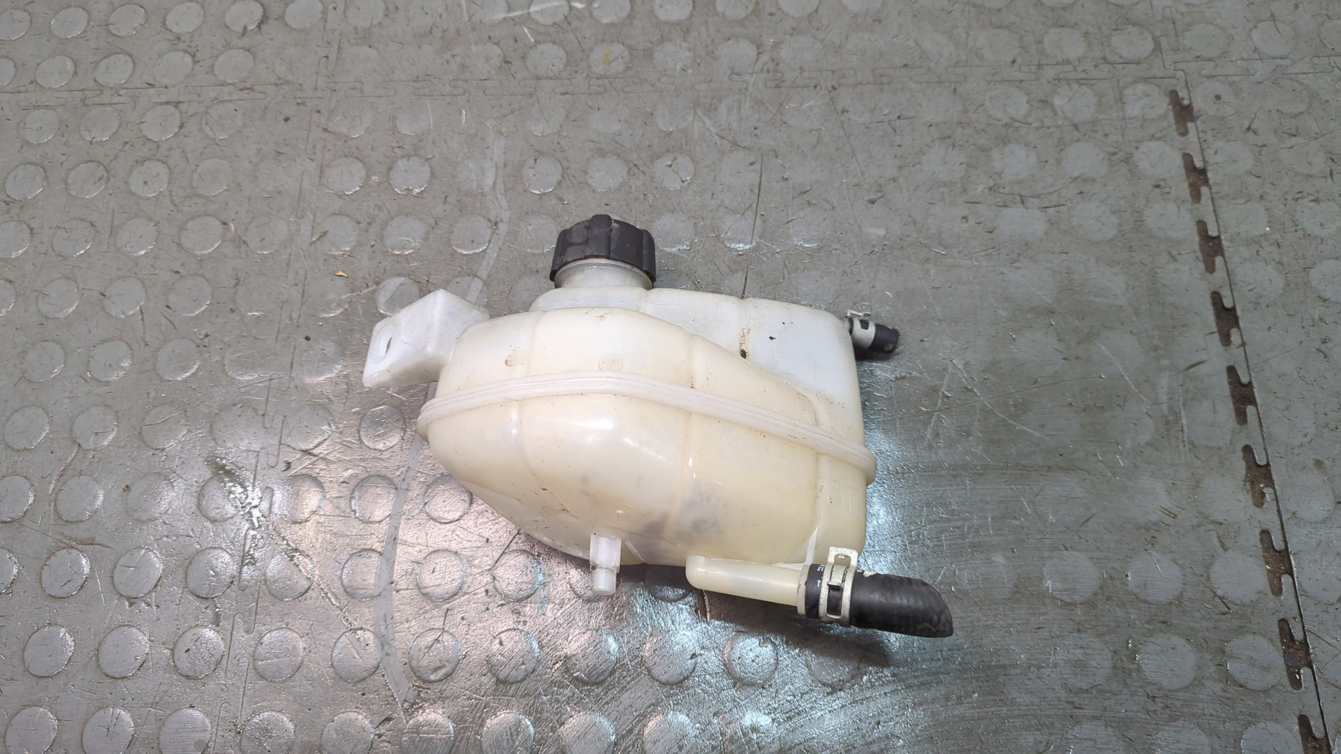 Бачок расширительный