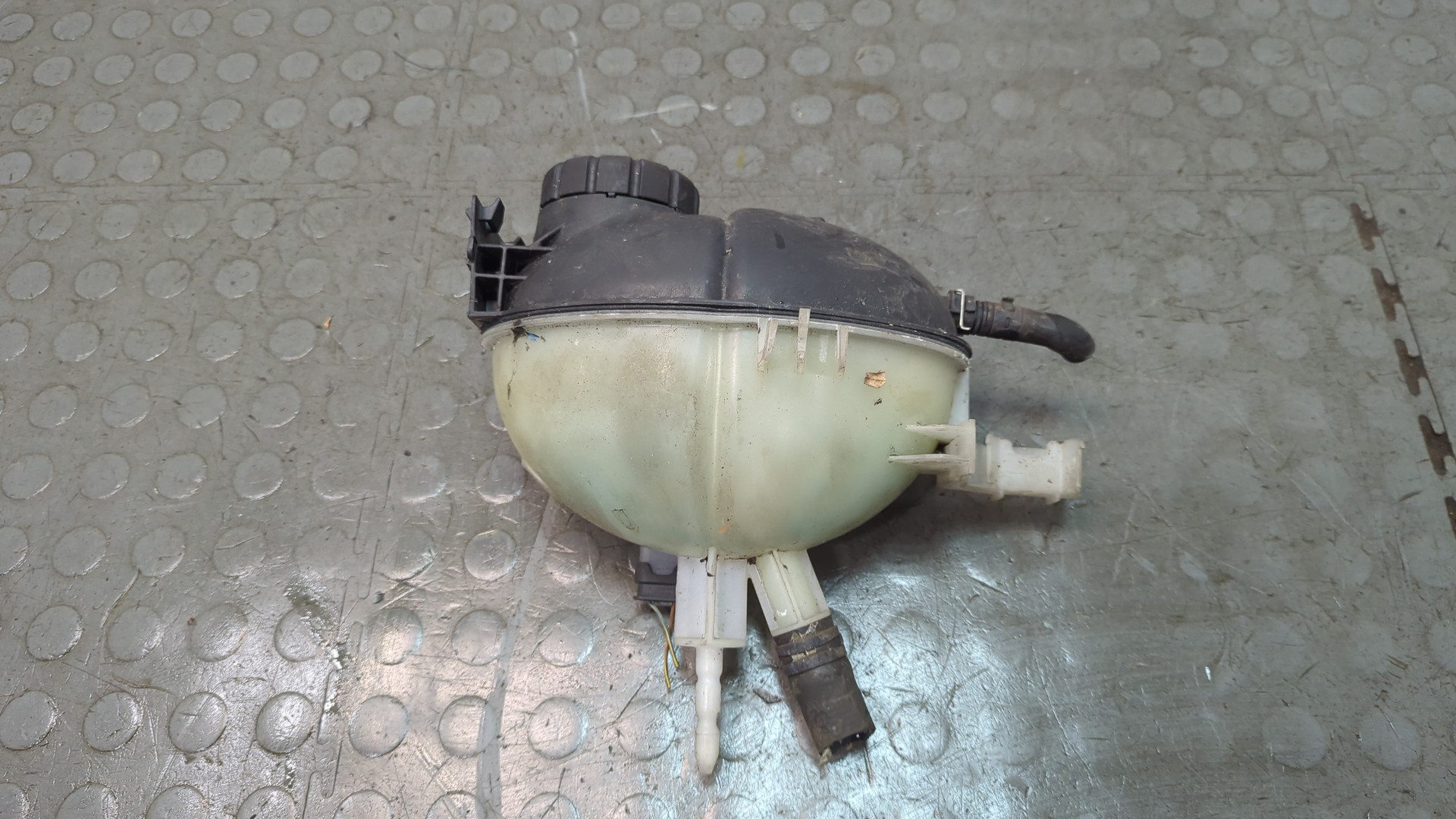 Бачок расширительный