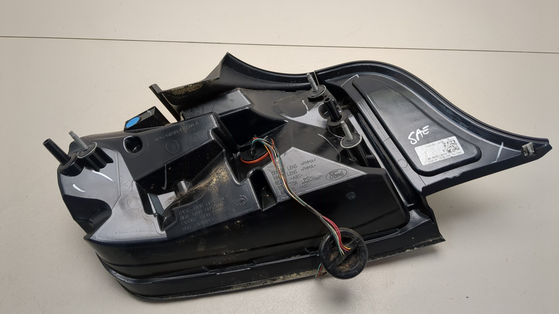 Фонарь задний правый