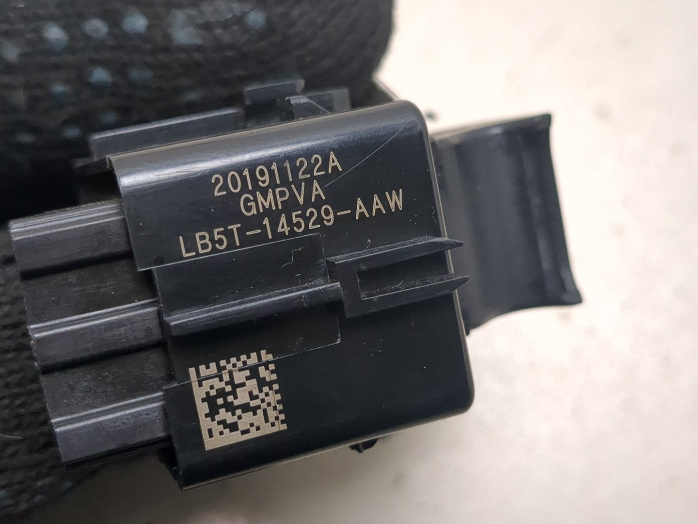 Кнопка стеклоподъемника