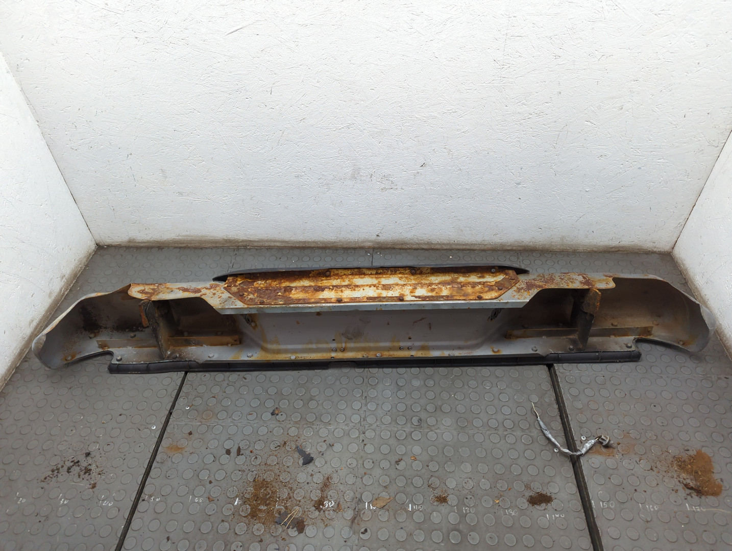 Бампер задний