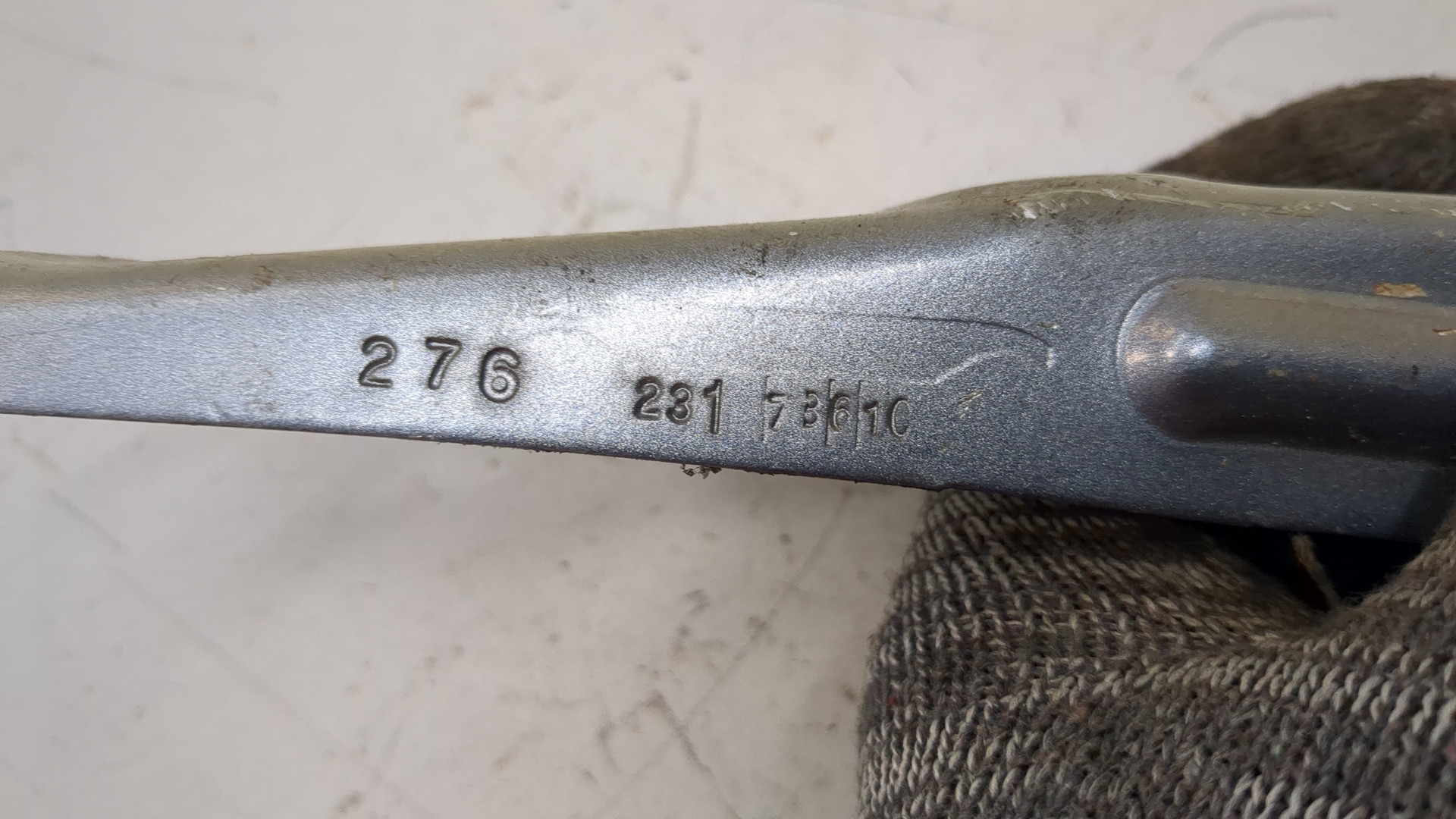 Петля капота левая для GMC Terrain 2015>