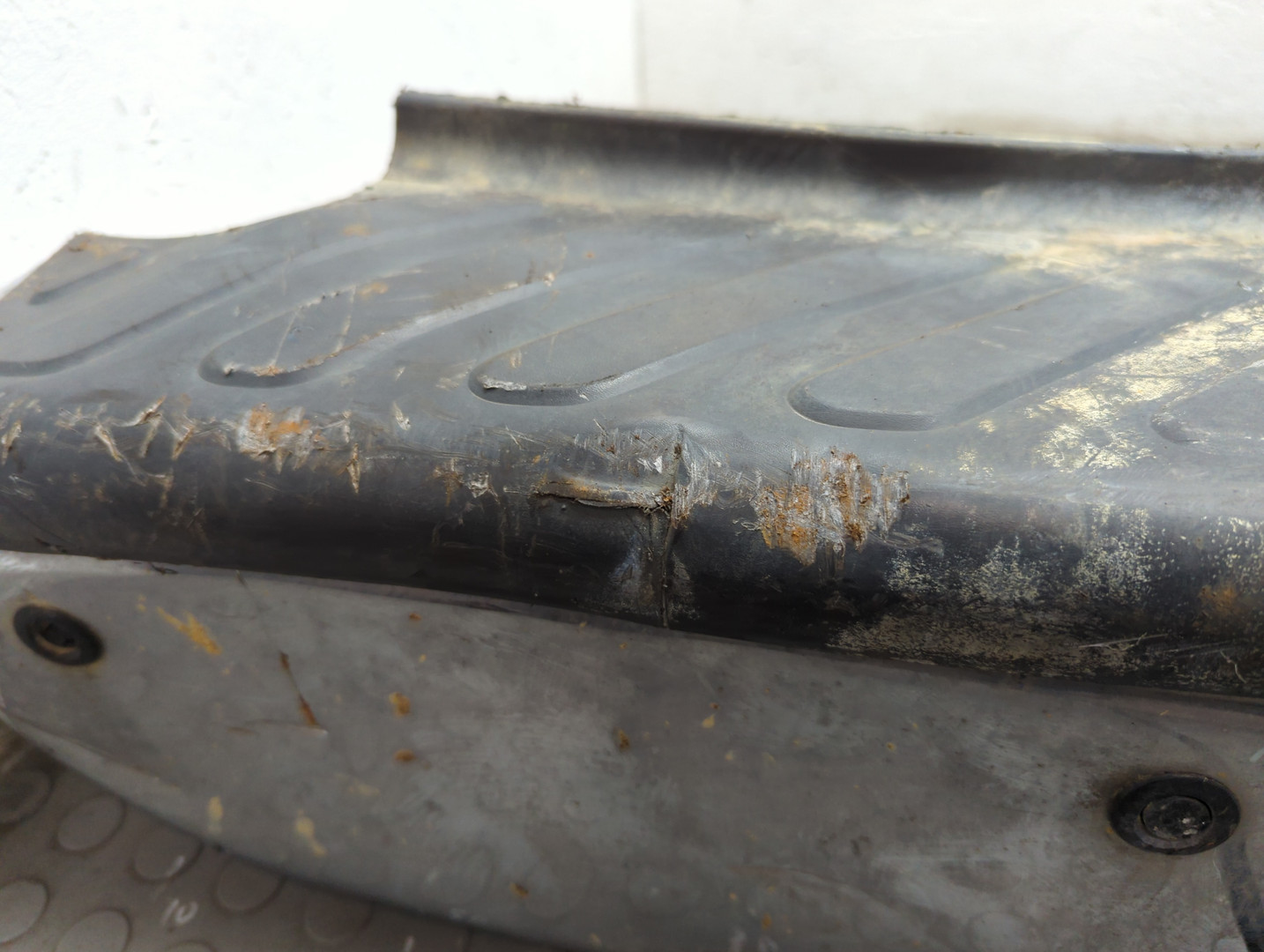 Бампер задний