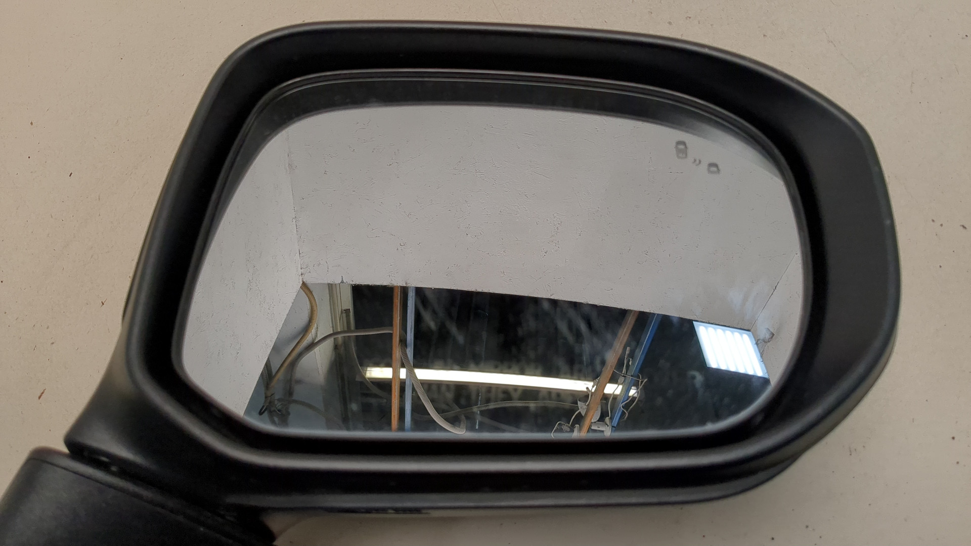 Зеркало правое электрическое