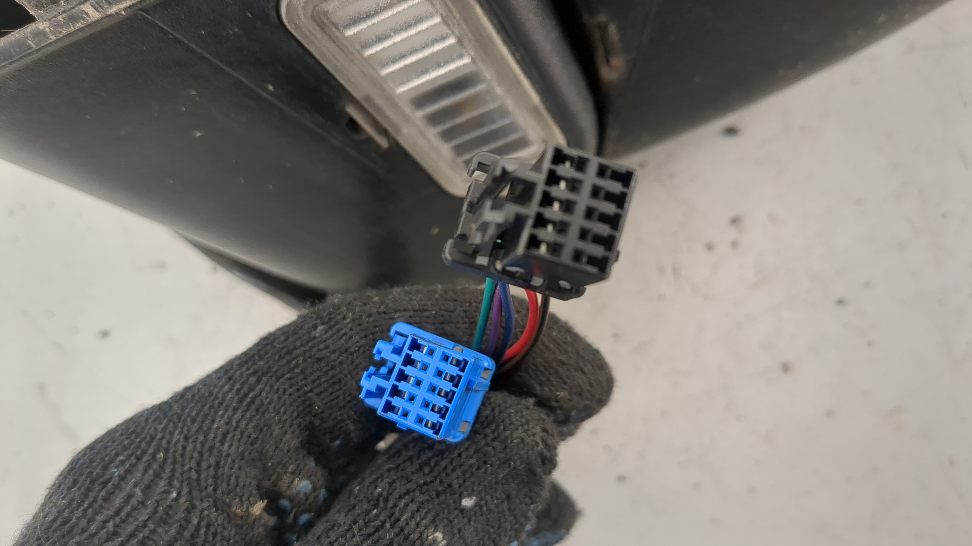 Зеркало правое электрическое