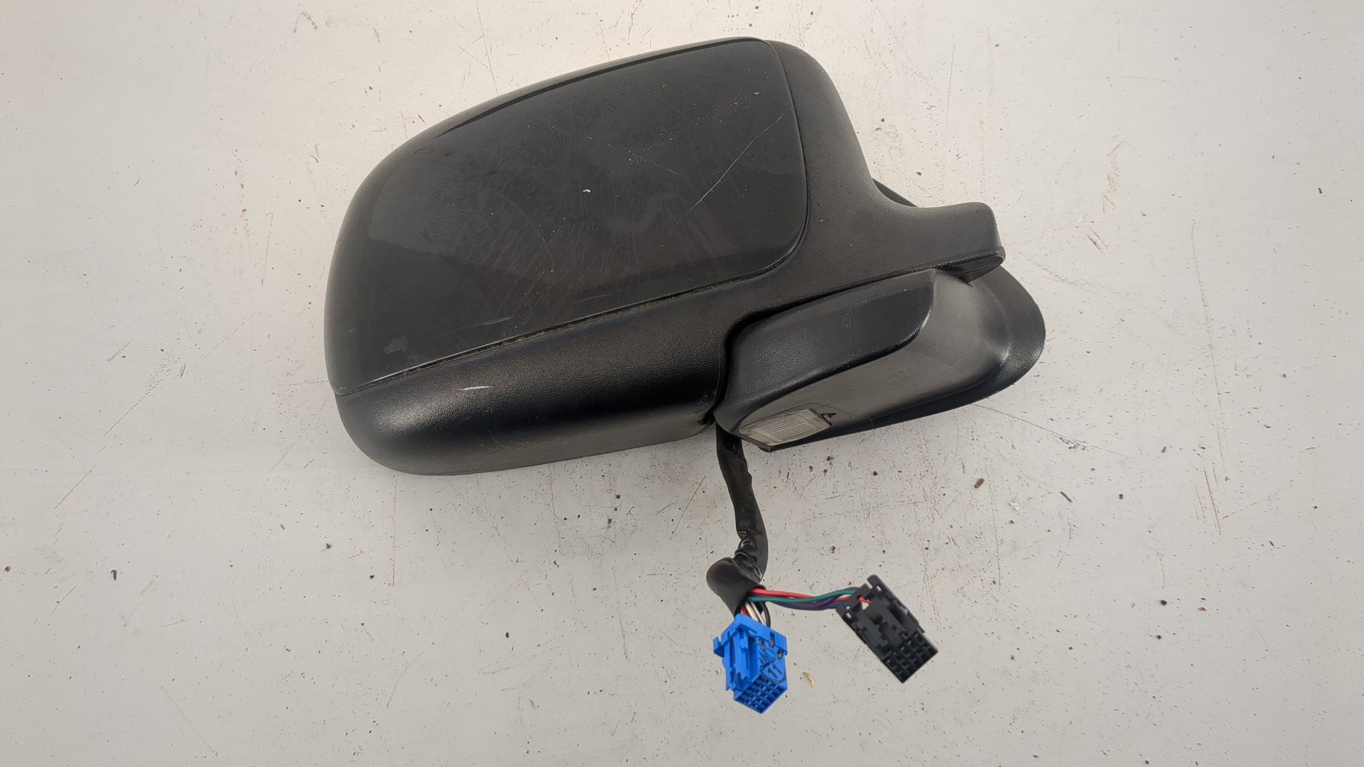 Зеркало правое электрическое