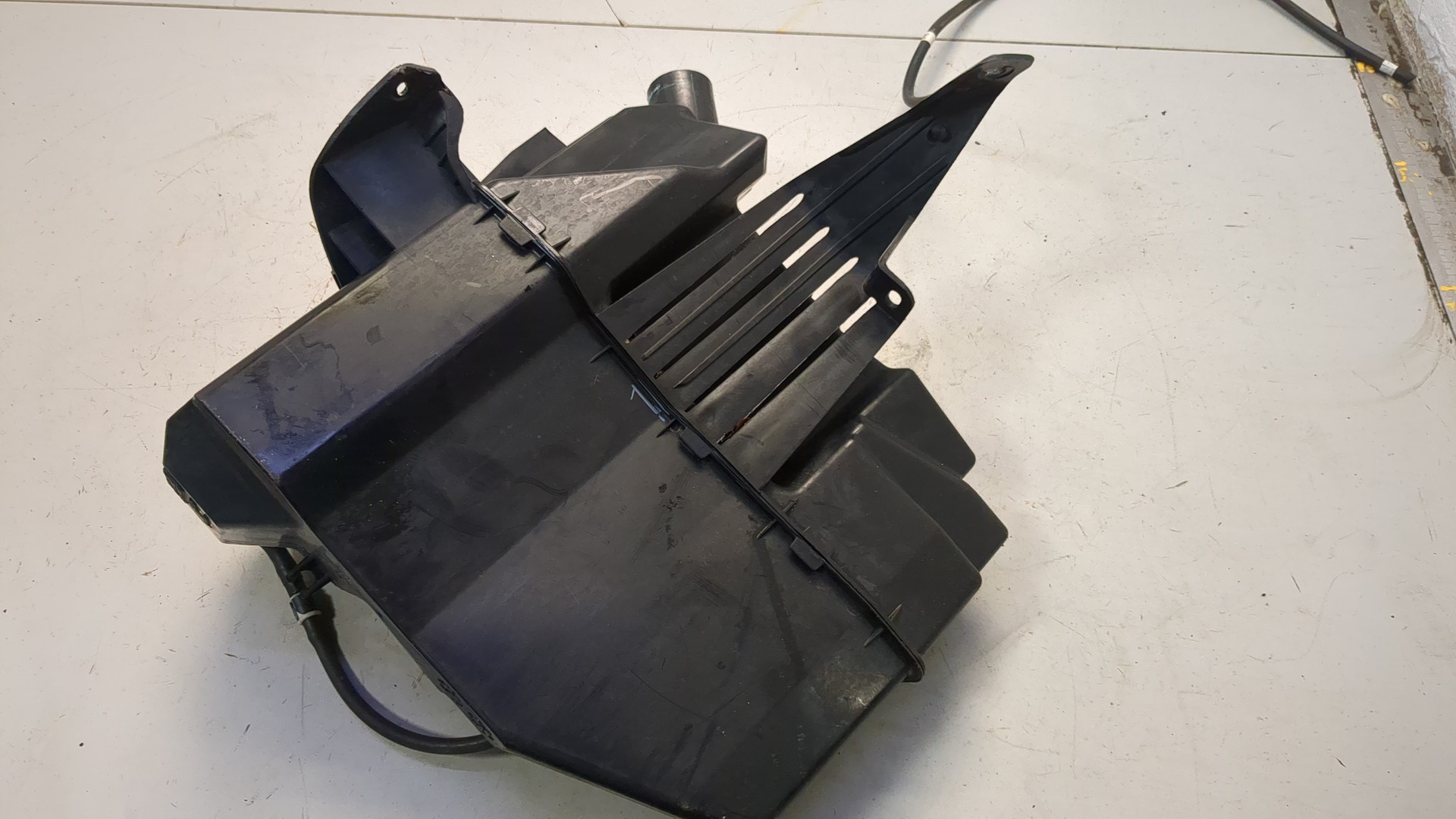 Бачок омывателя лобового стекла