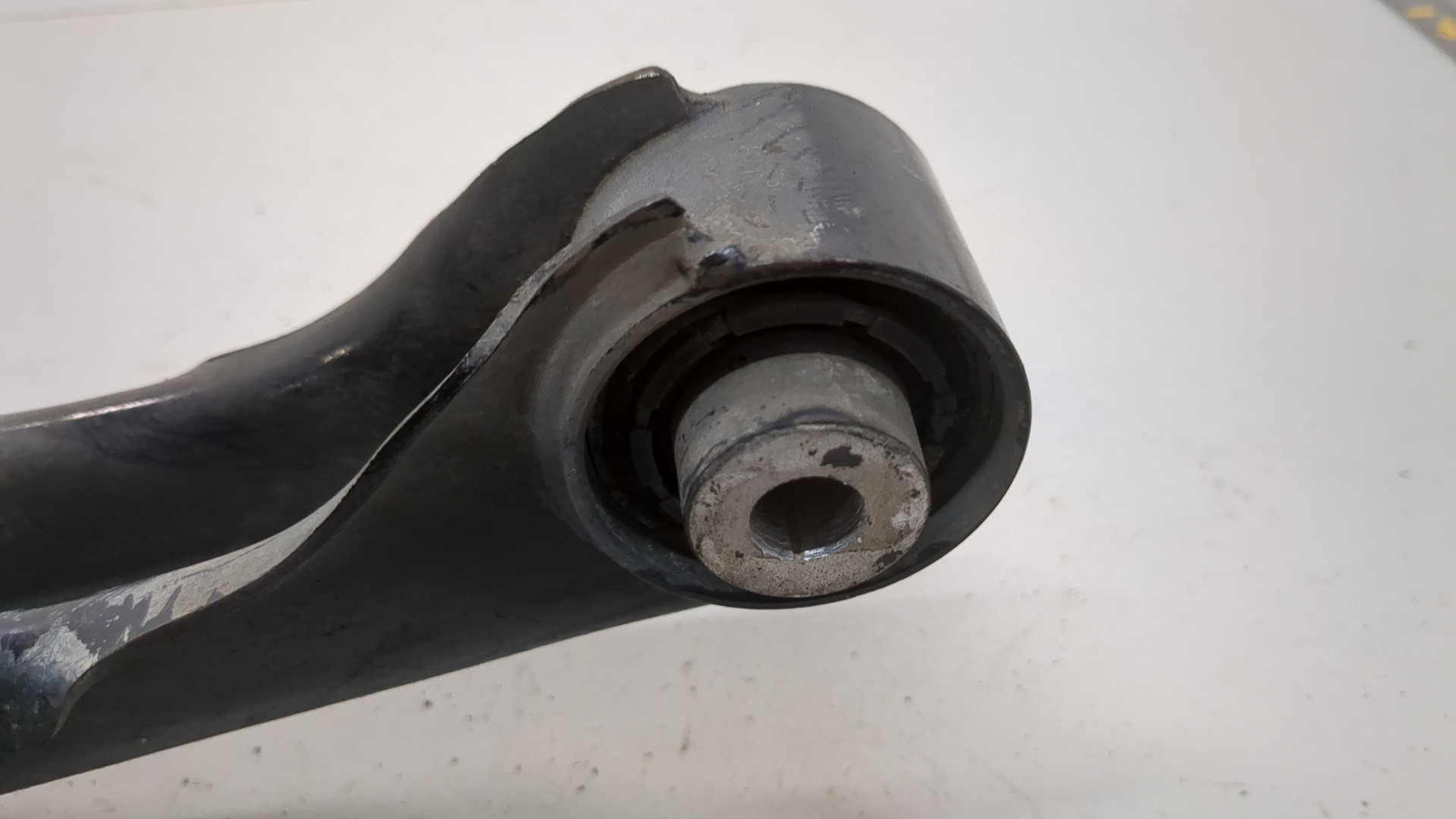 Рычаг задний