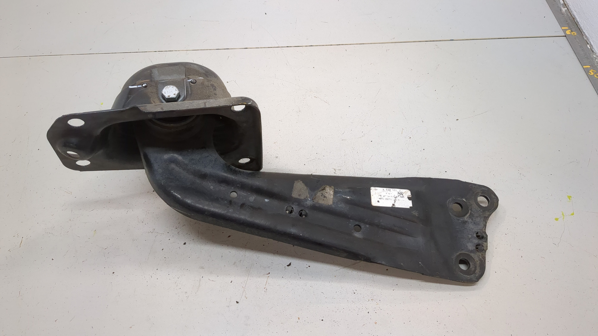 Рычаг задний левый