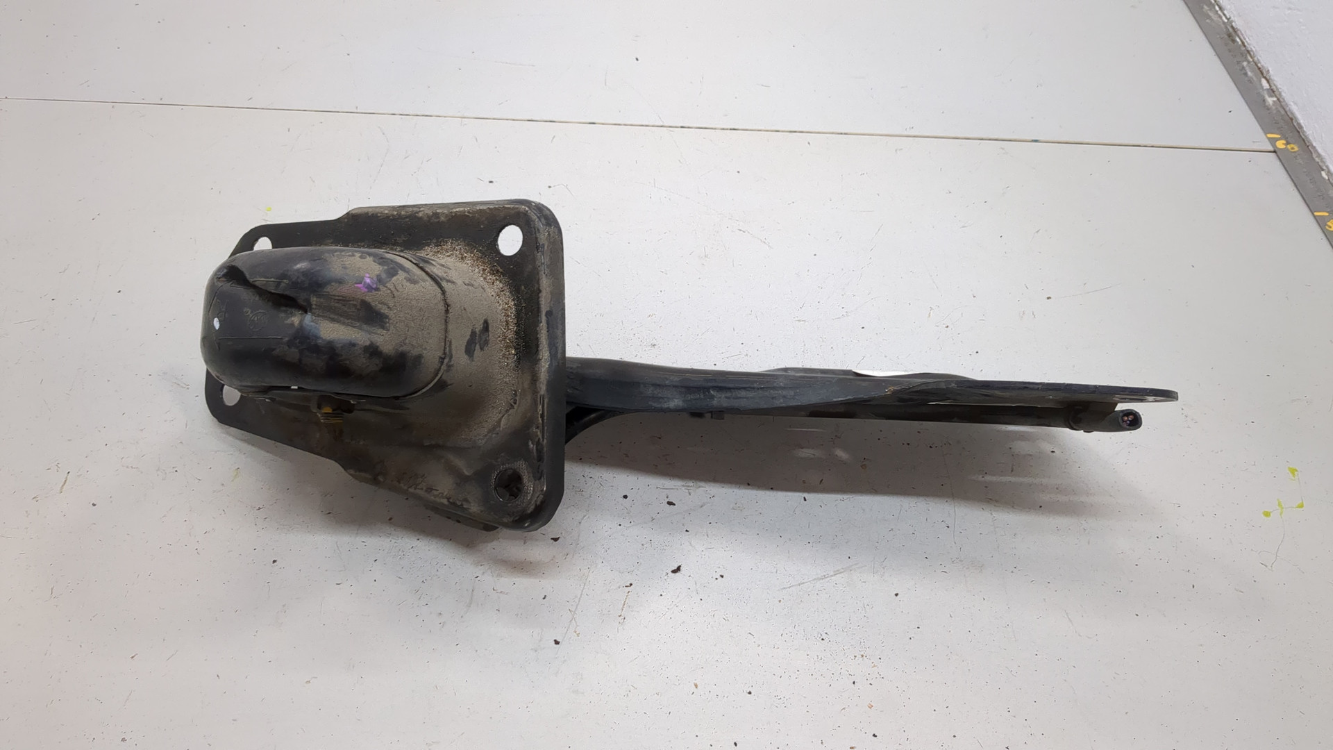 Рычаг задний правый