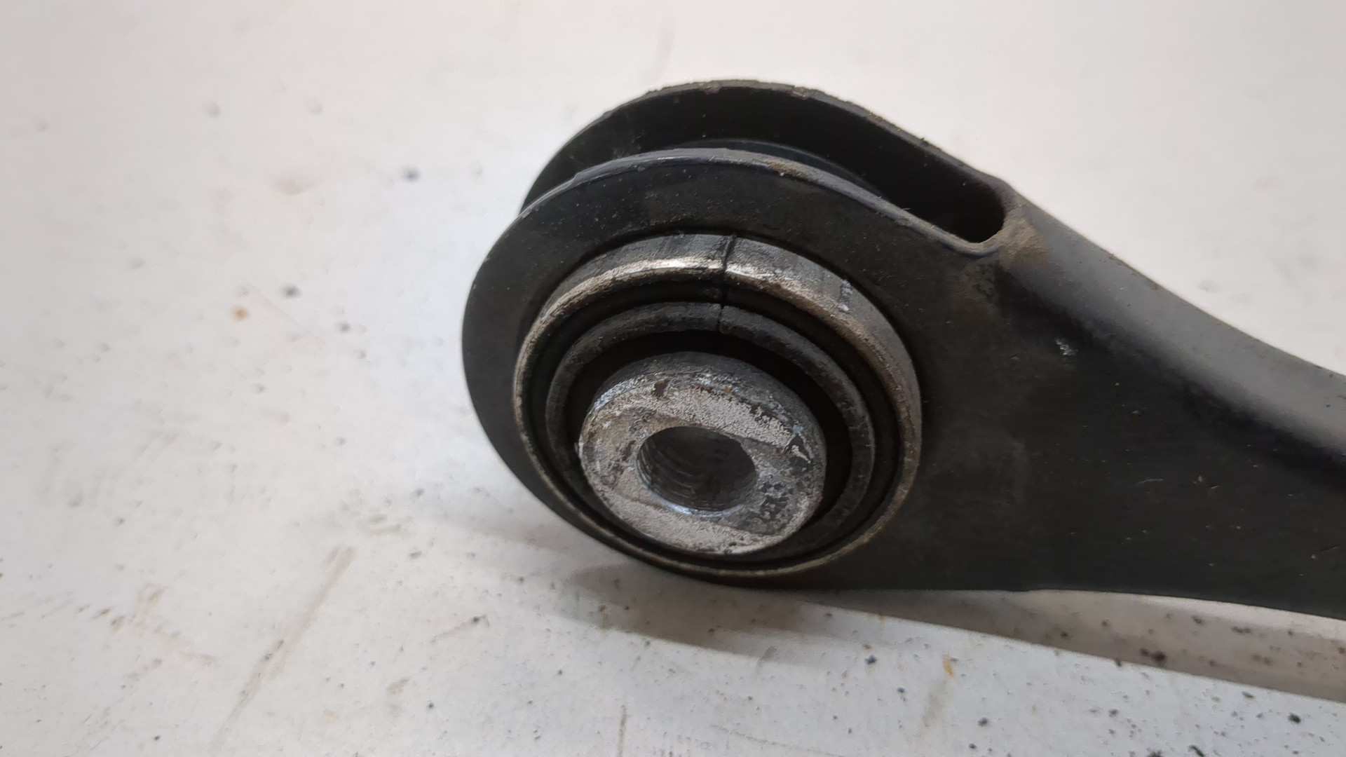 Рычаг задний