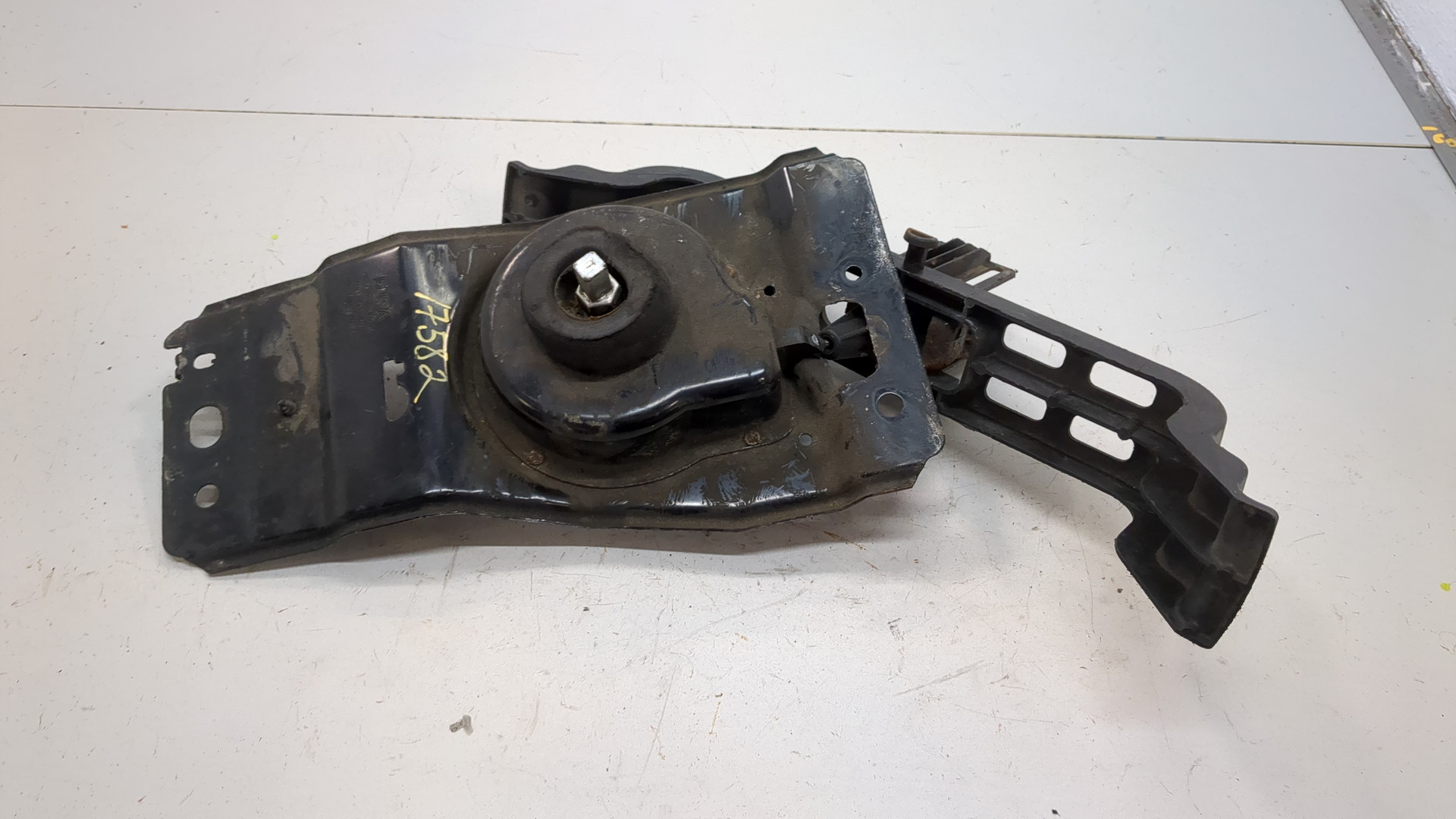 Кронштейн (сопут. товар)