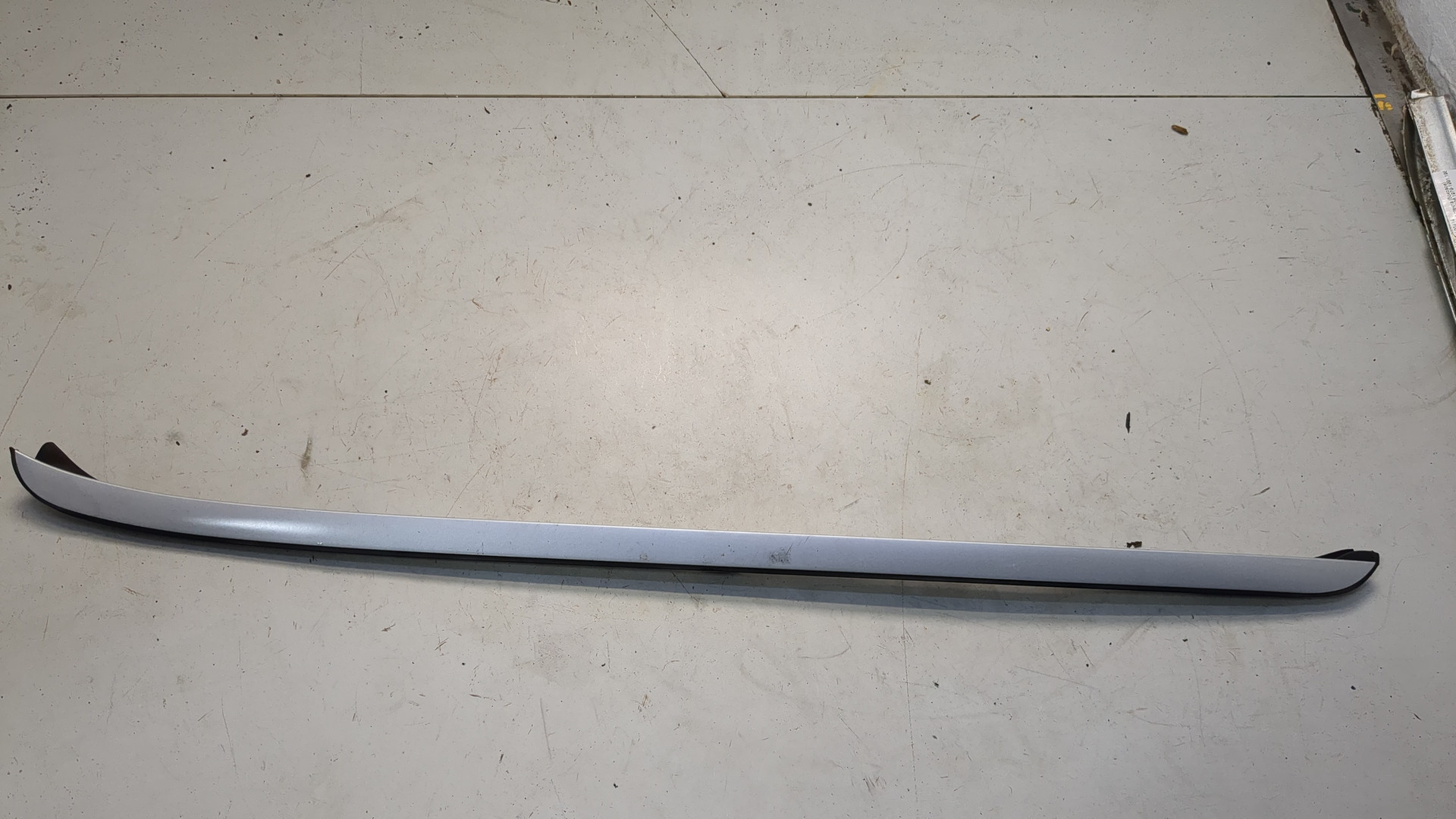 Молдинг лобового стекла