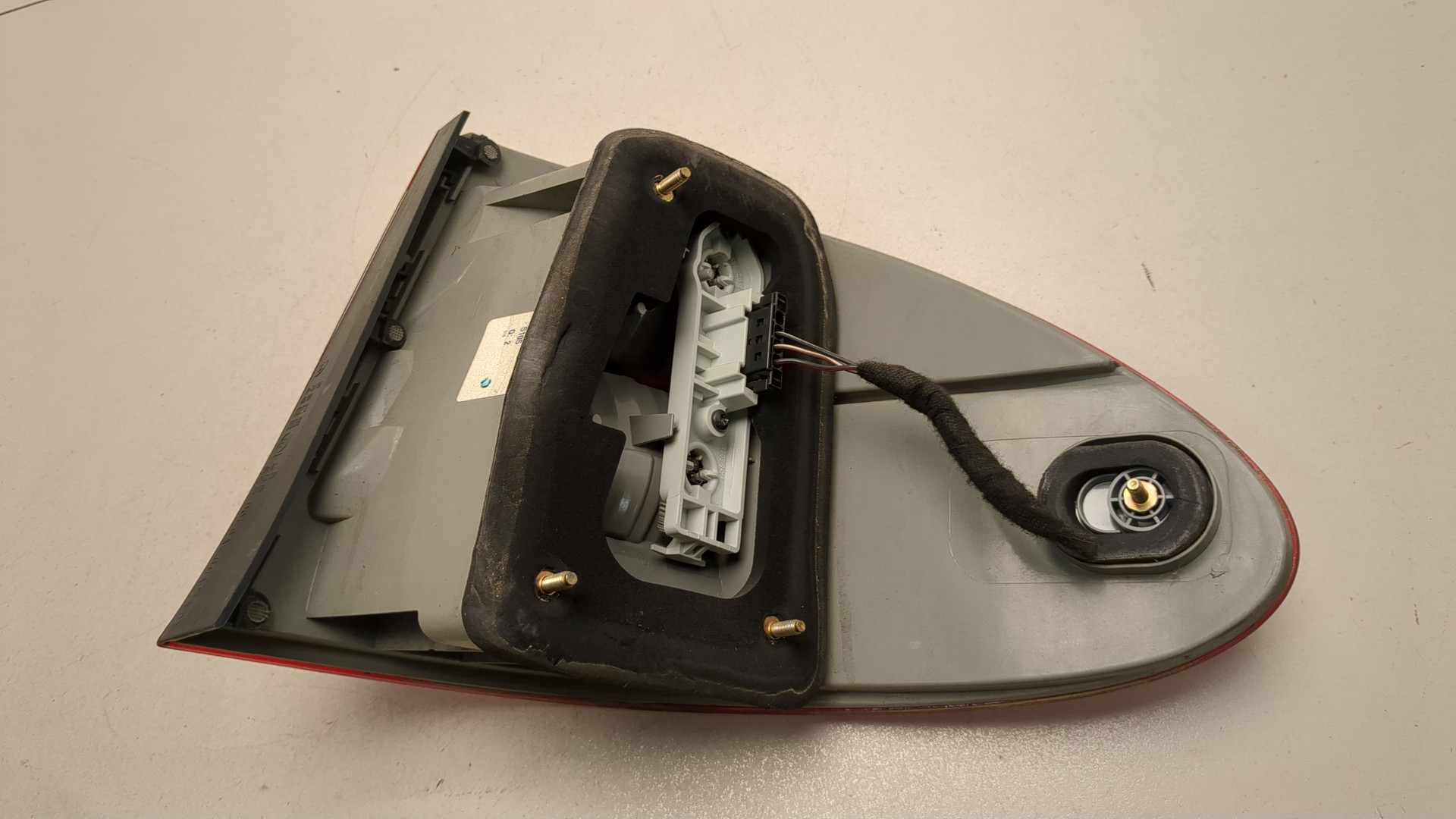 Фонарь задний левый