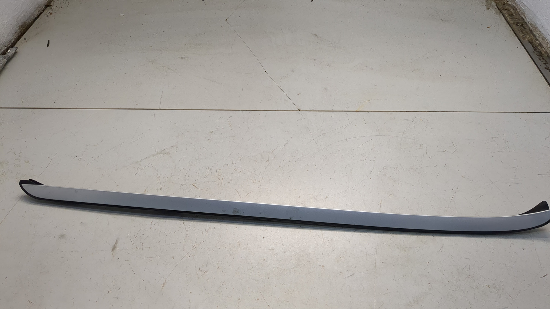 Молдинг лобового стекла