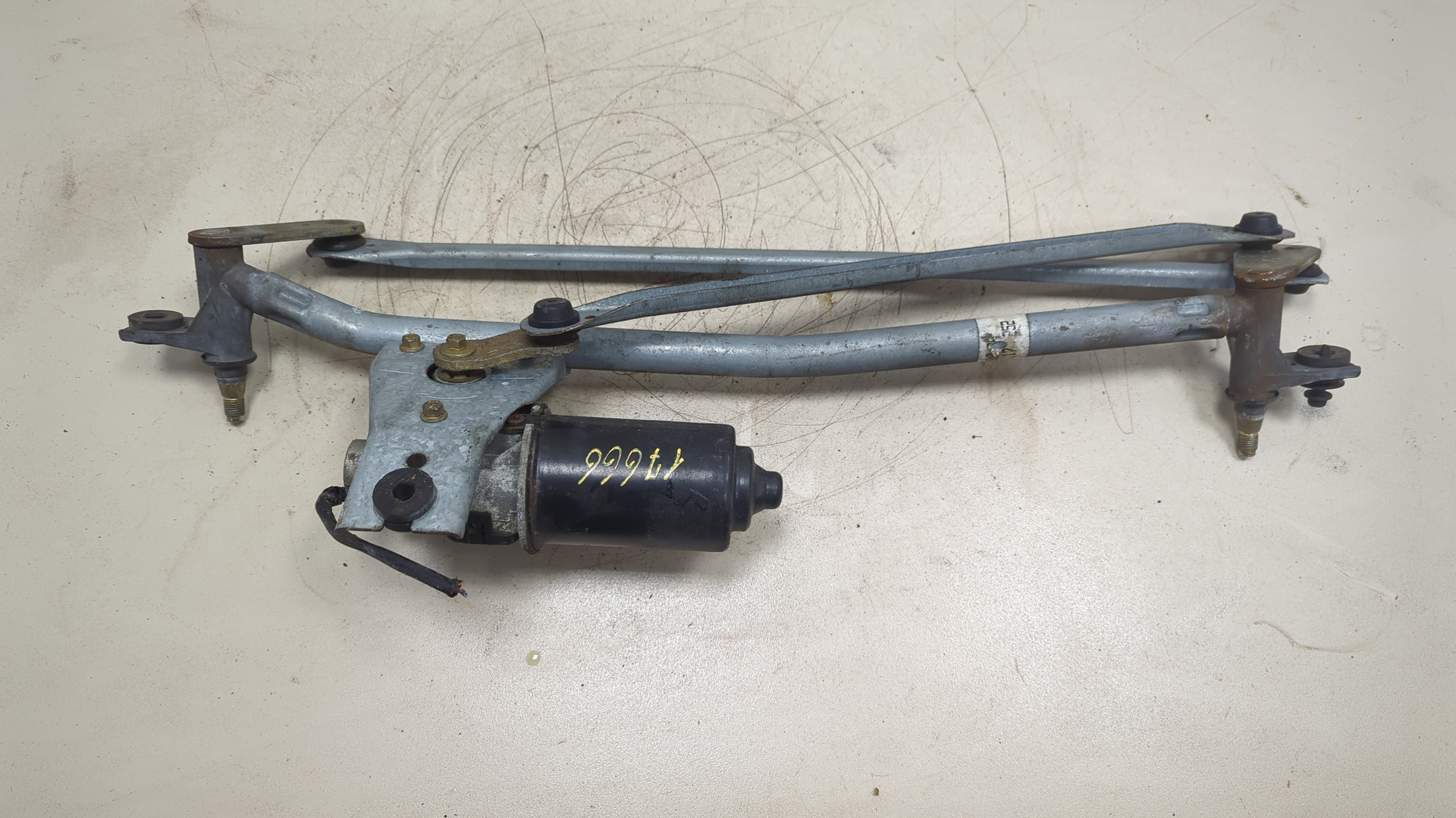 Трапеция стеклоочистителей