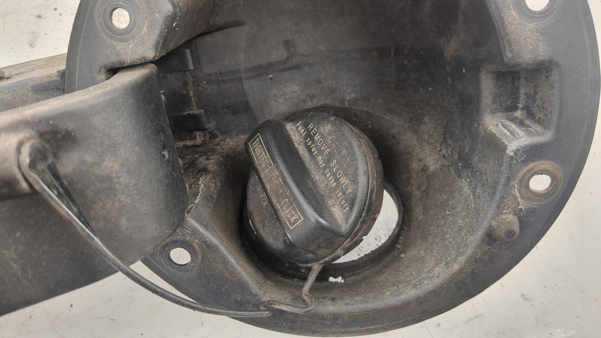 Лючок бензобака