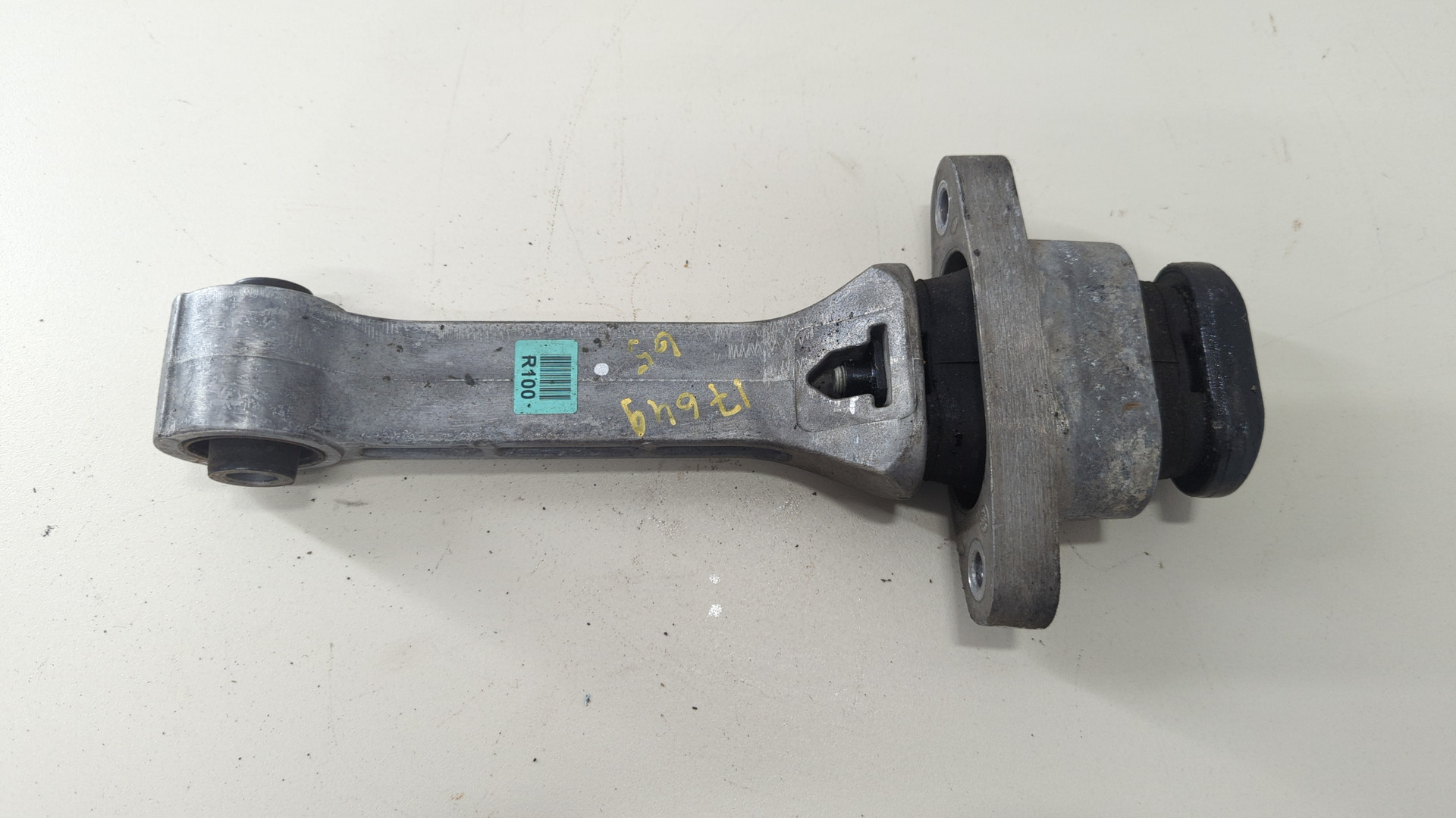 Опора двигателя