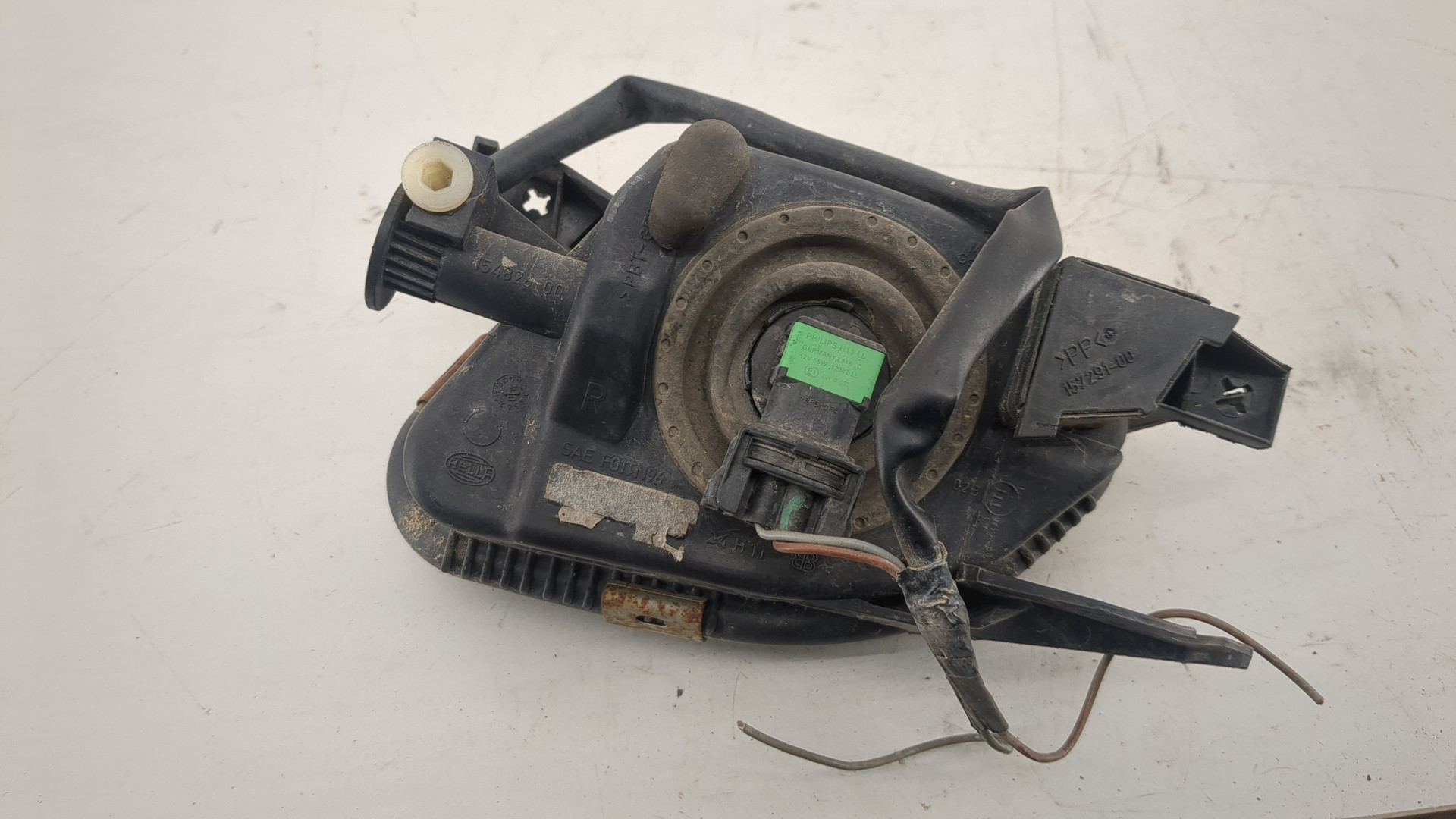 Фара противотуманная правая