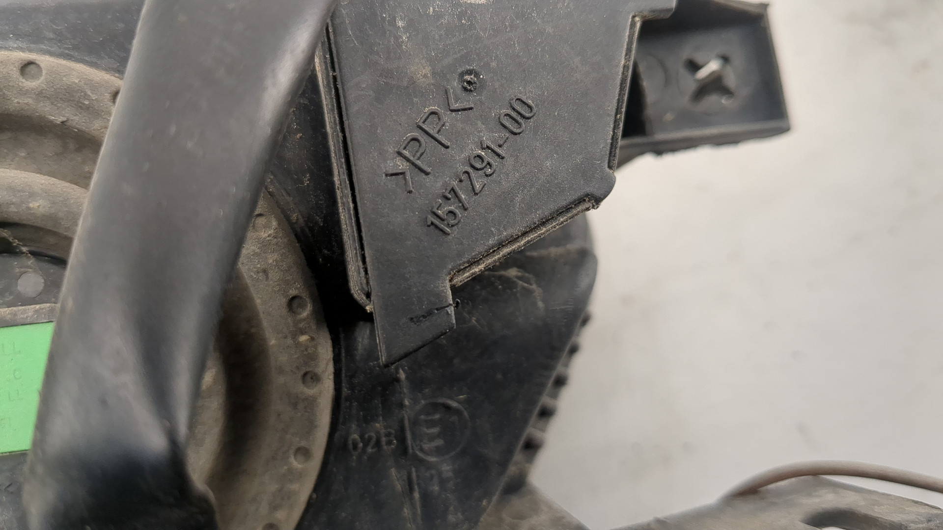 Фара противотуманная правая