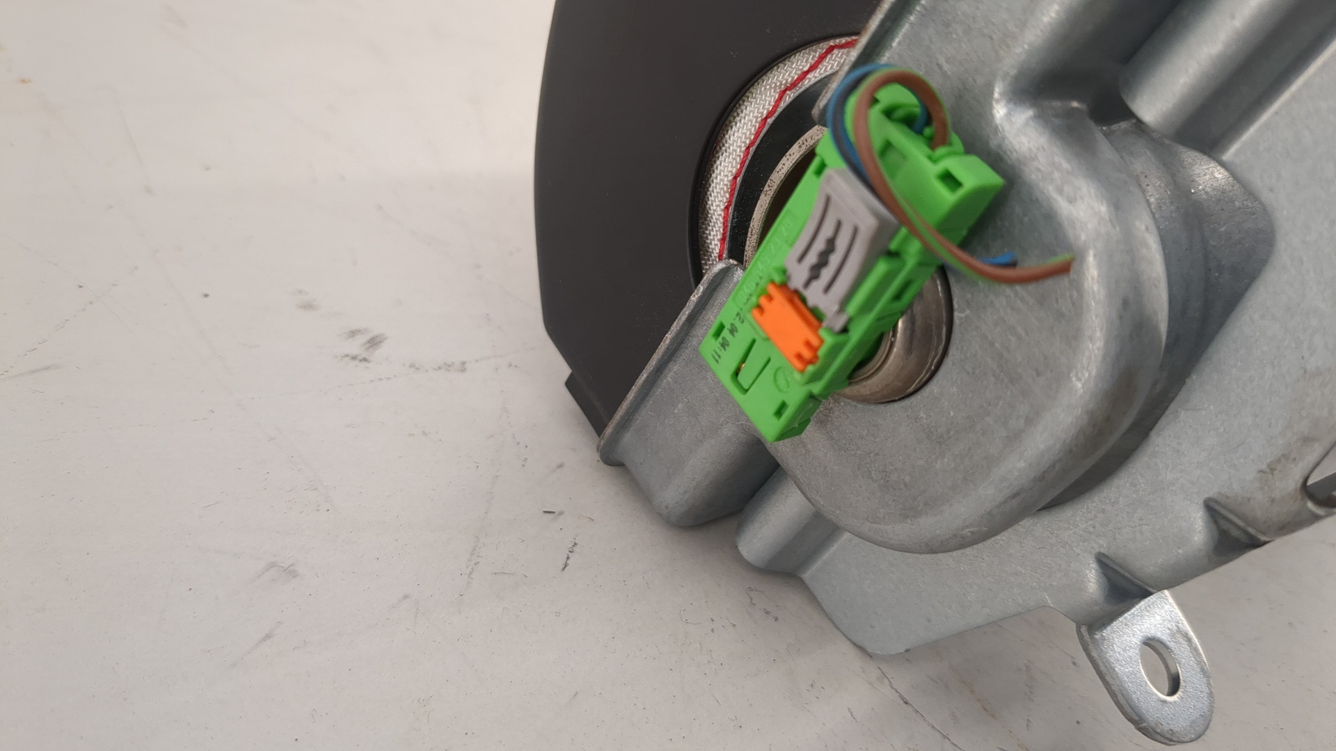 Подушка безопасности пассажирская (в торпедо)