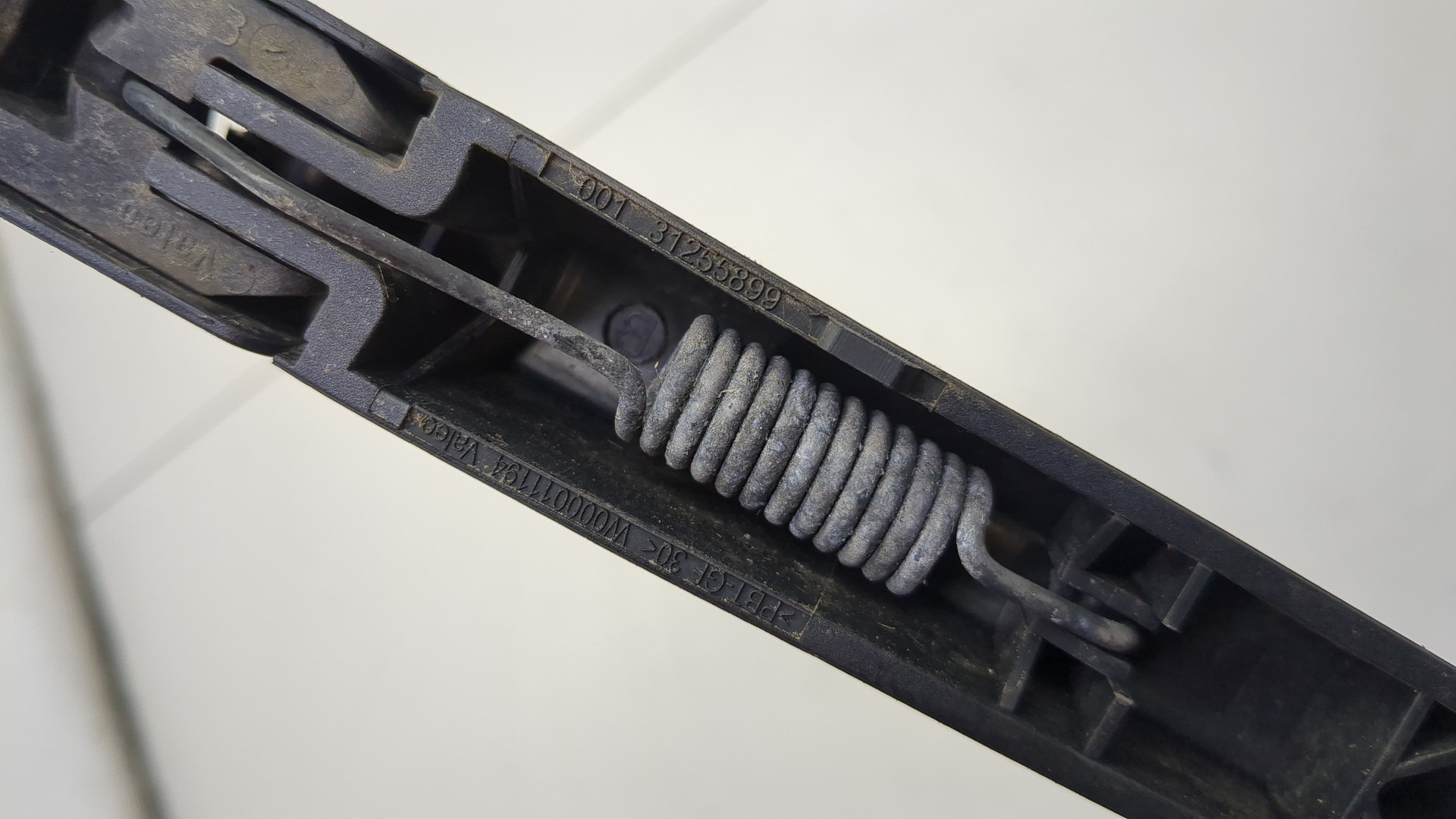 Поводок стеклоочистителя заднего