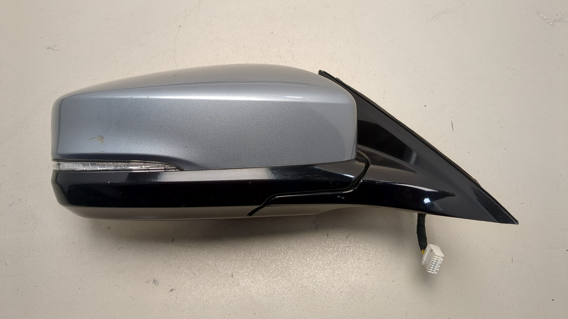 Зеркало правое электрическое