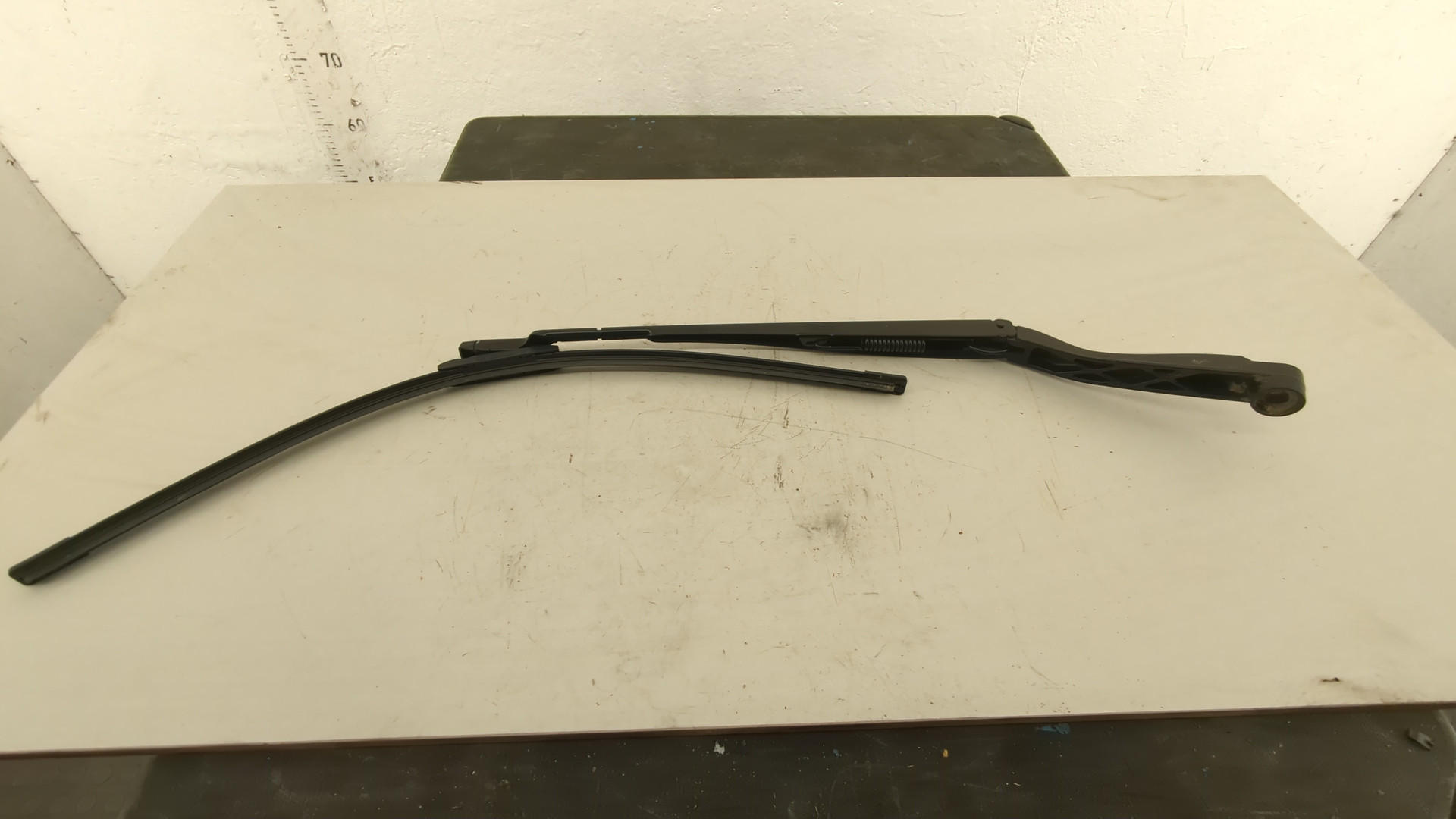 Поводок стеклоочистителя передний правый