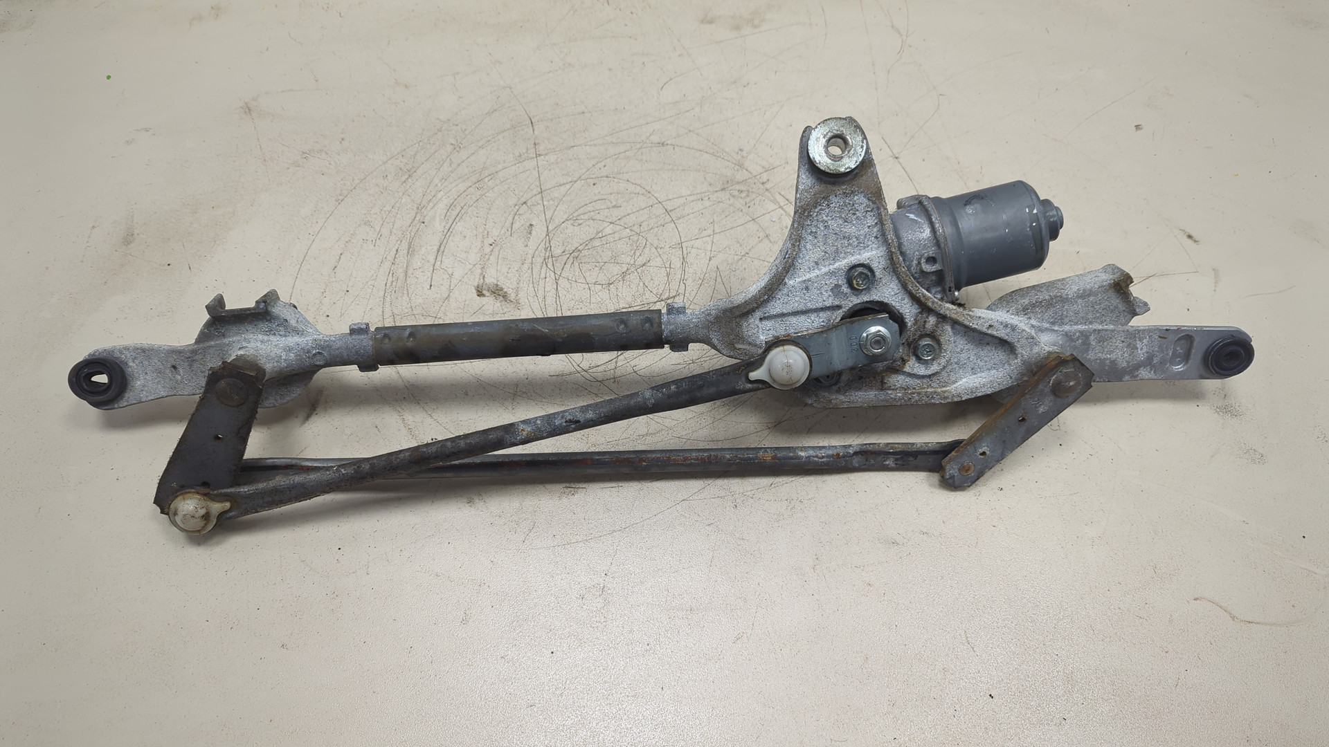 Трапеция стеклоочистителей