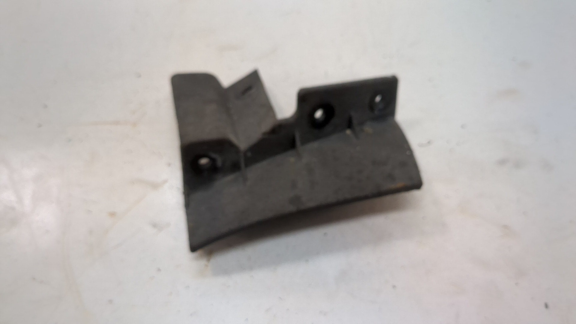 Брызговик задний левый