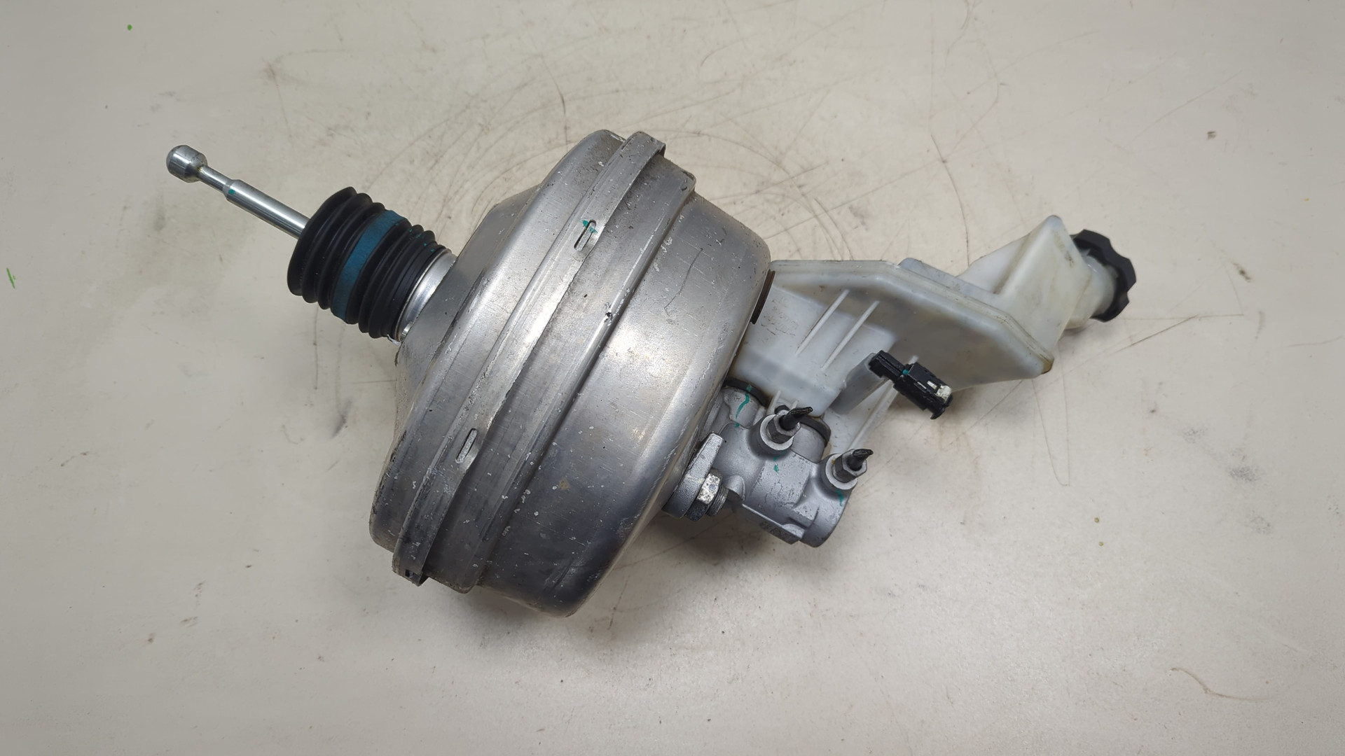 Цилиндр тормозной главный