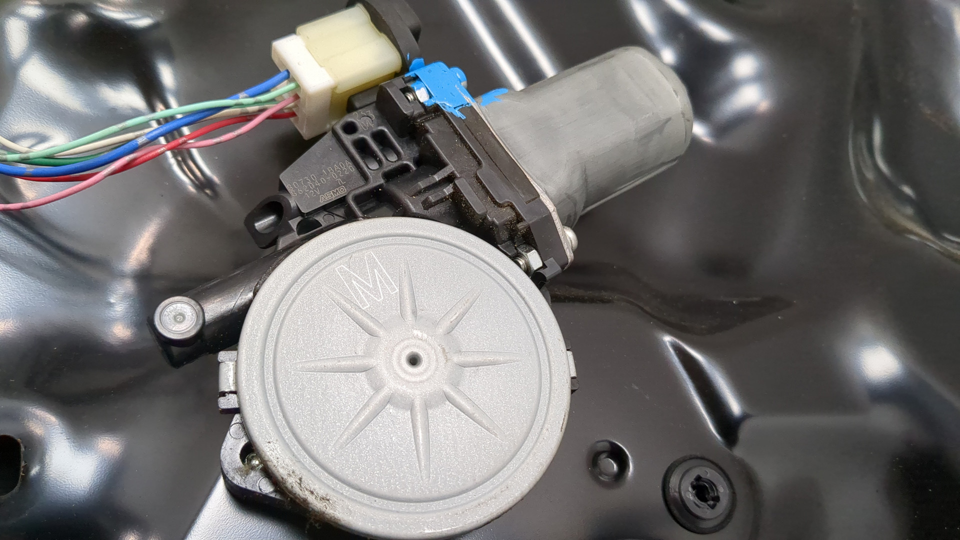 Стеклоподъемник электр. передний правый