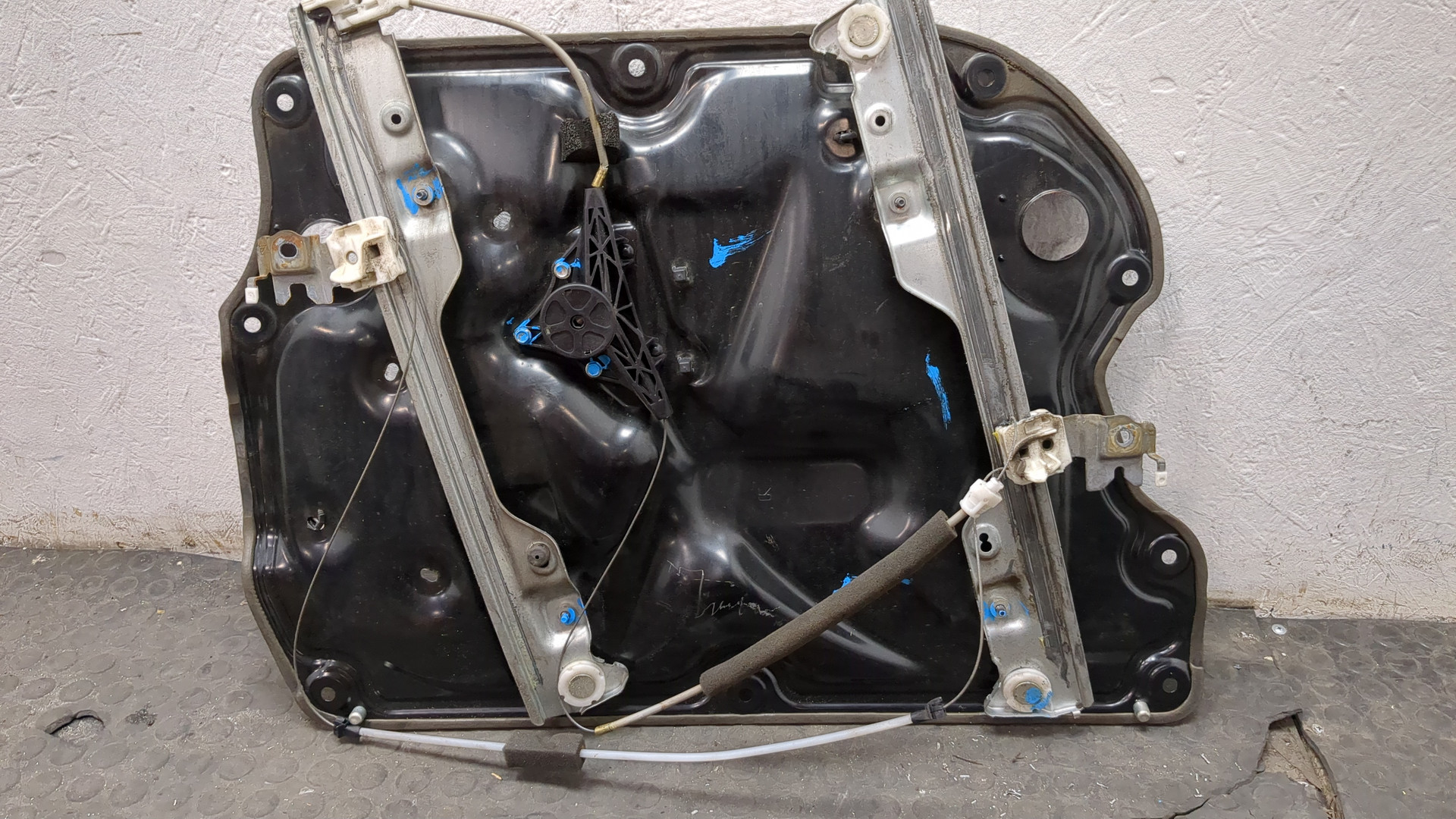 Стеклоподъемник электр. передний правый