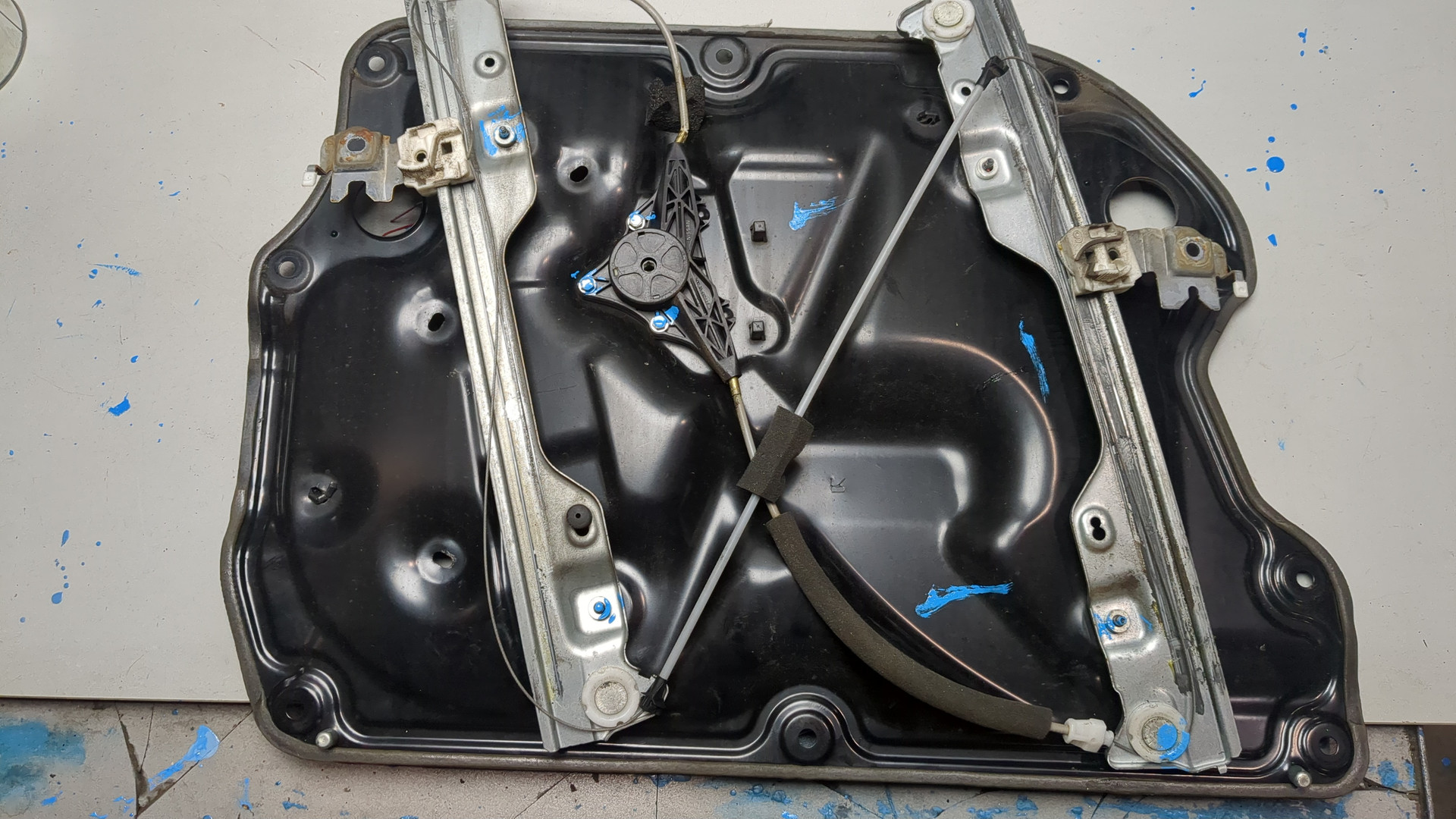 Стеклоподъемник электр. передний правый