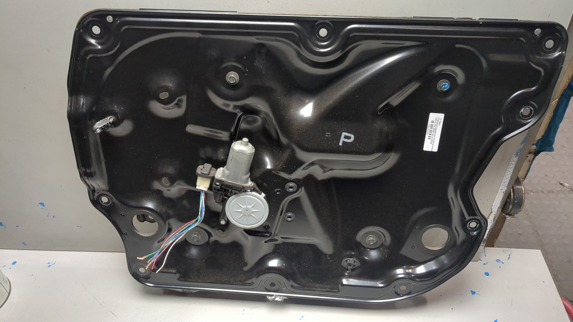 Стеклоподъемник электр. передний правый