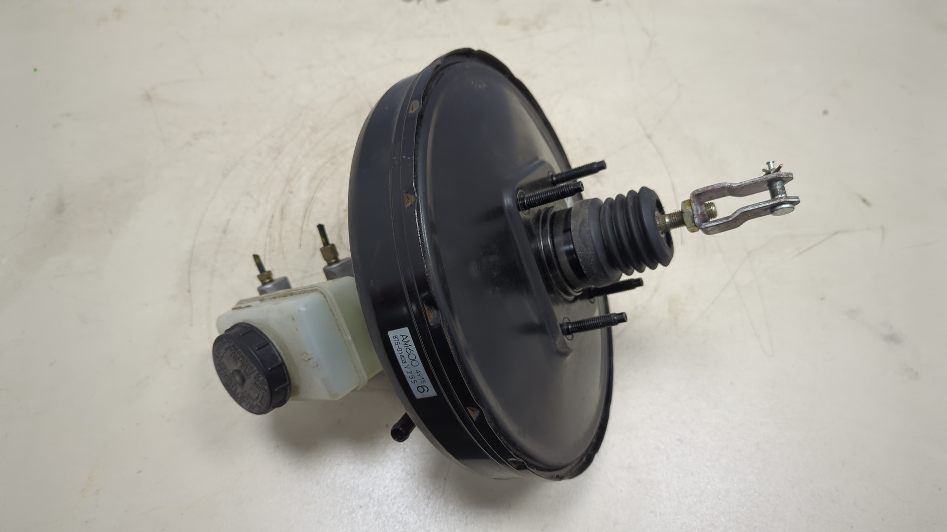 Цилиндр тормозной главный