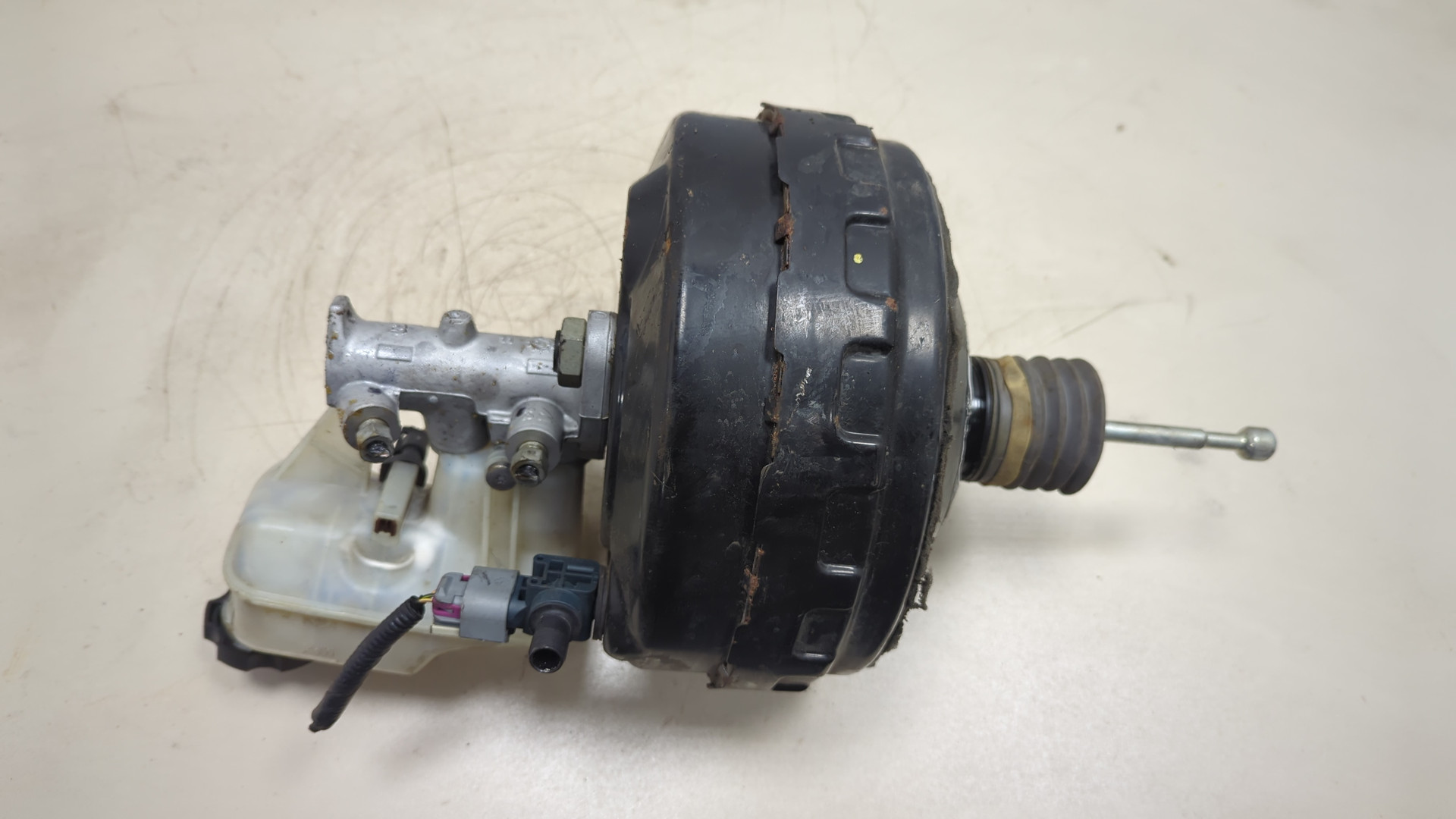 Цилиндр тормозной главный