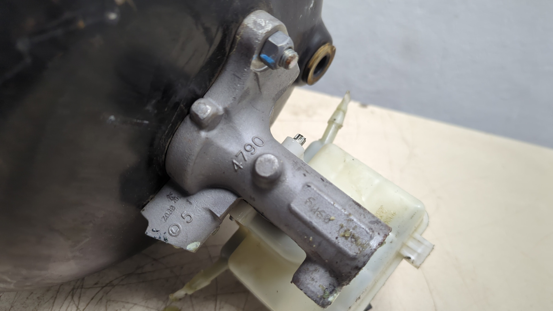 Цилиндр тормозной главный