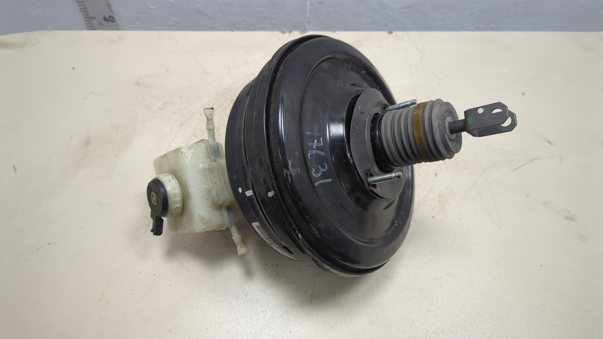 Цилиндр тормозной главный