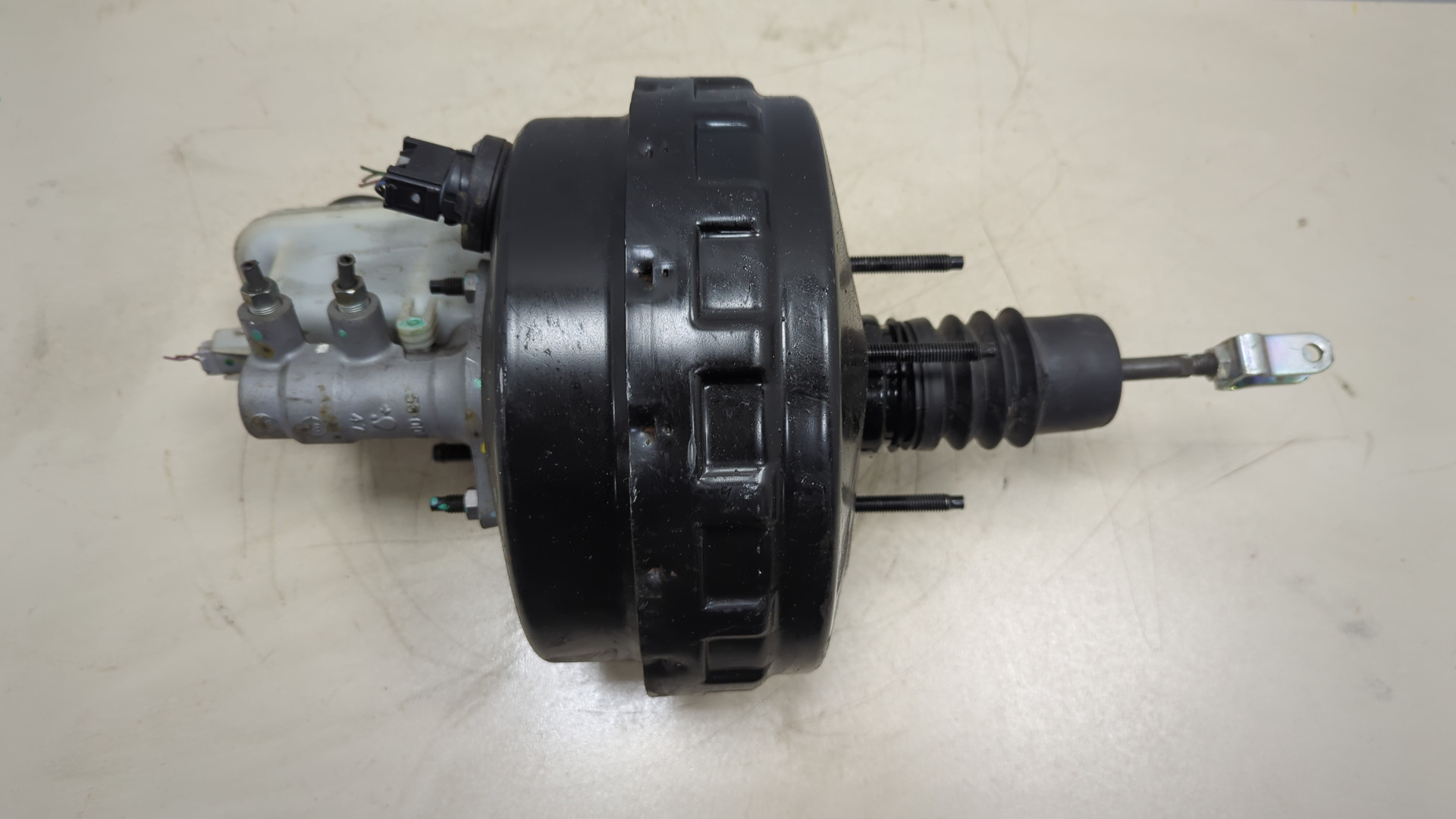 Цилиндр тормозной главный