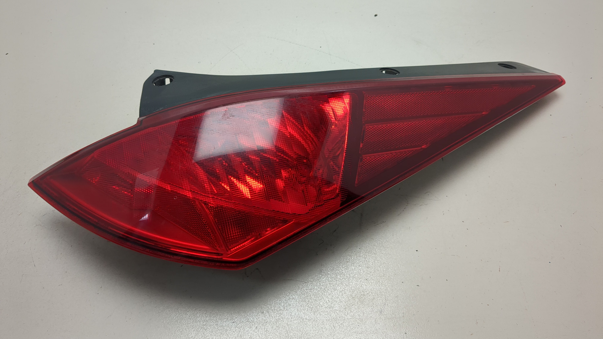 Фонарь задний правый